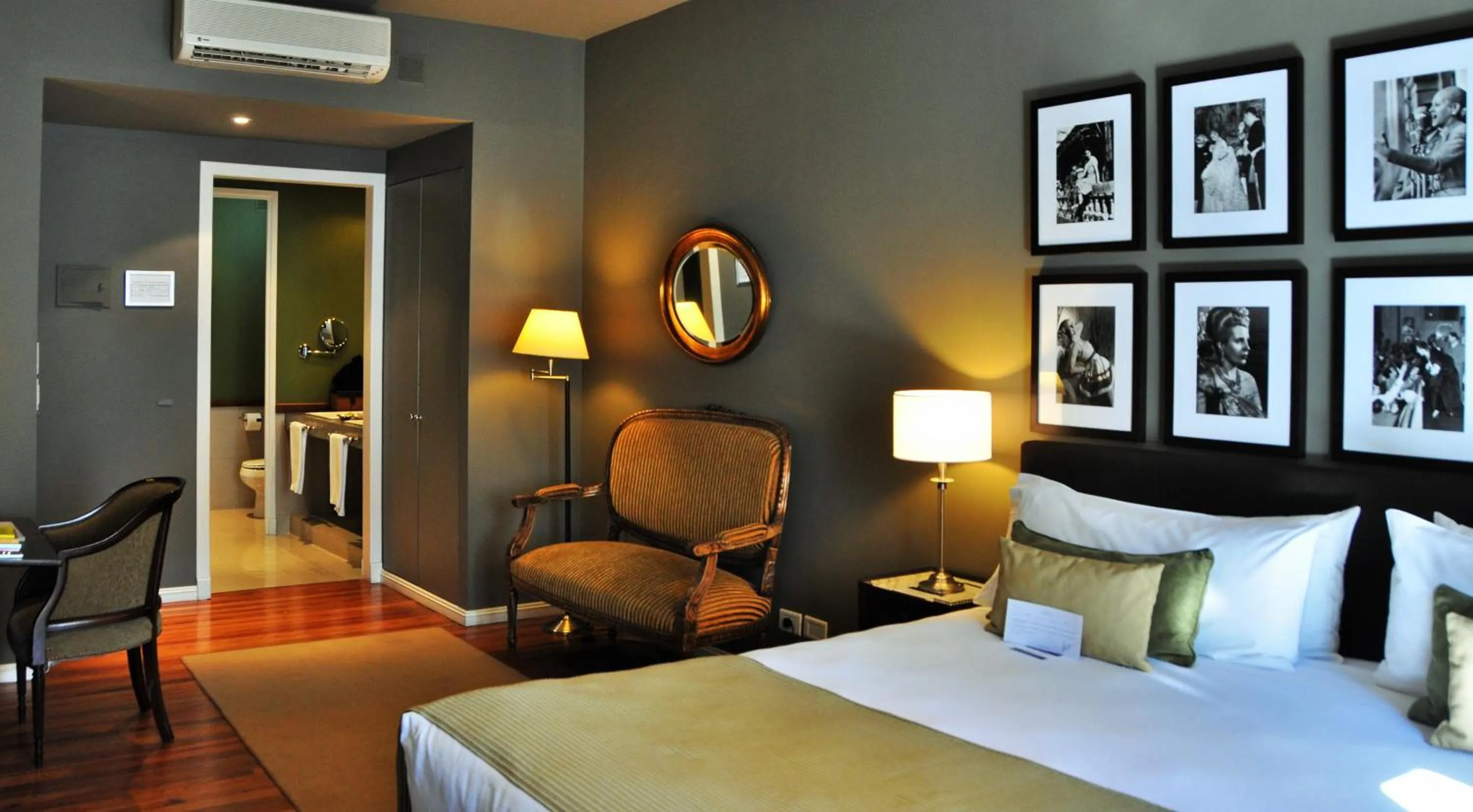 Photo of the whole room, Bed in Legado Mitico Buenos Aires