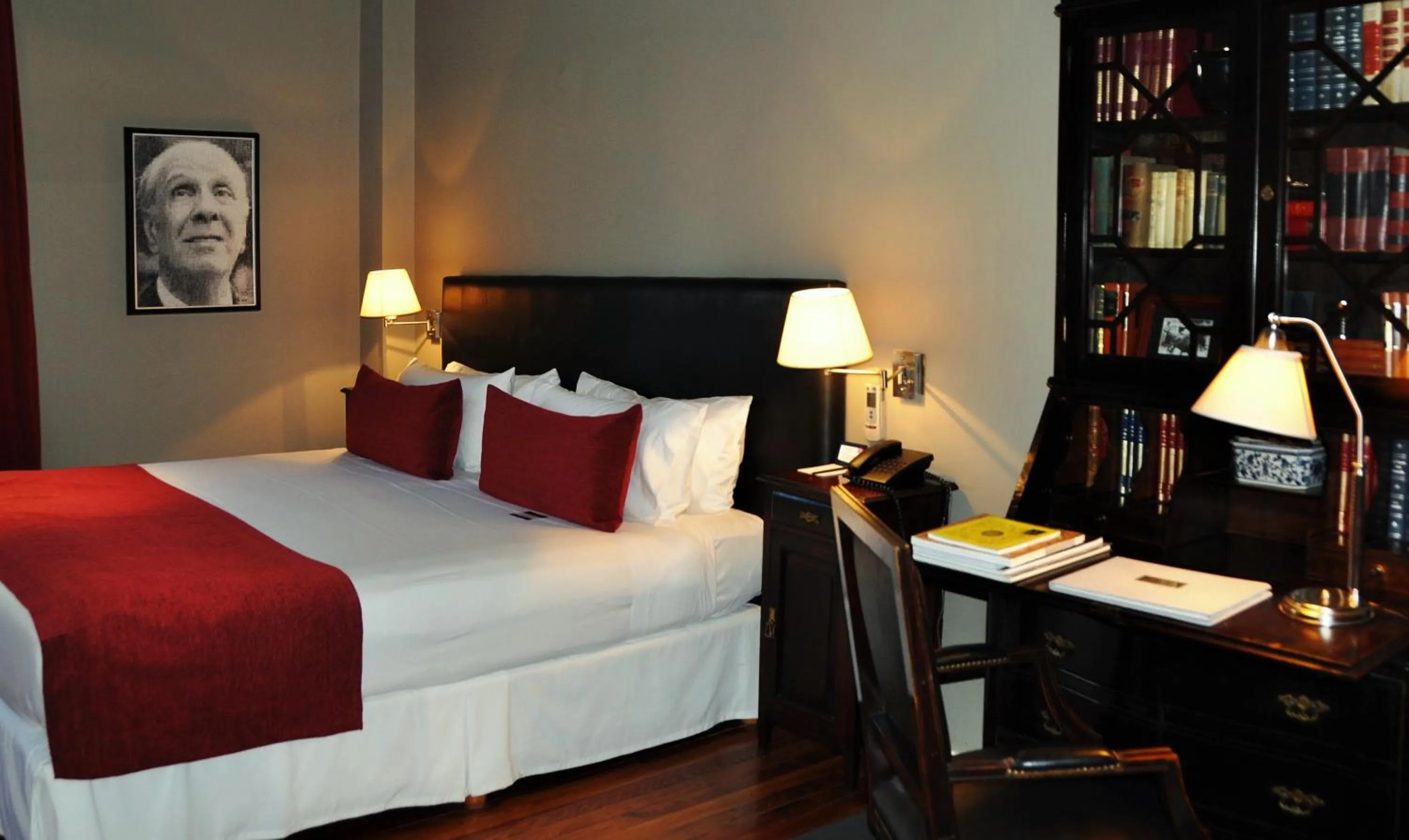 Photo of the whole room, Bed in Legado Mitico Buenos Aires