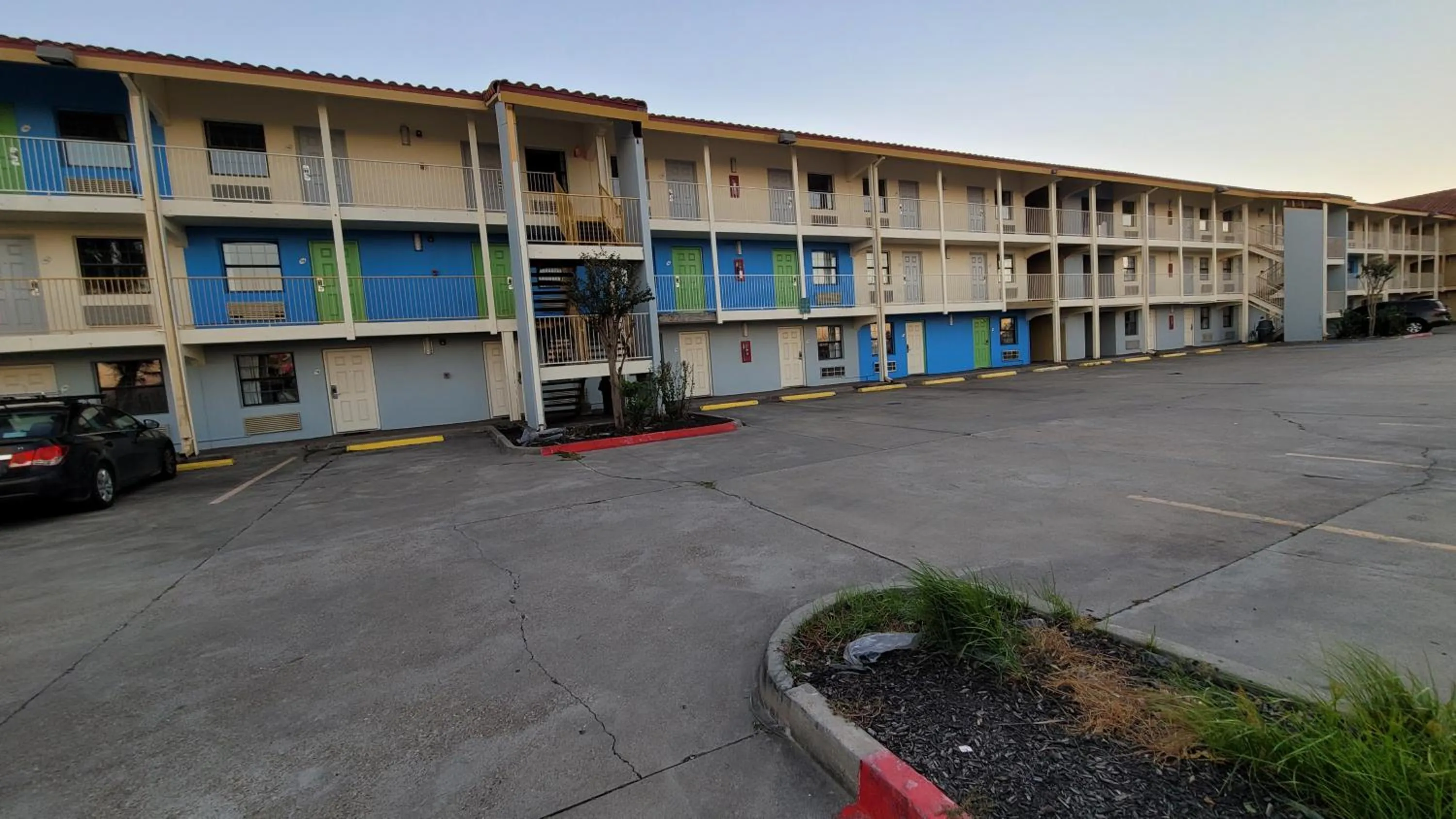 Property building in Hotel Palm Bliss Corpus Christi South