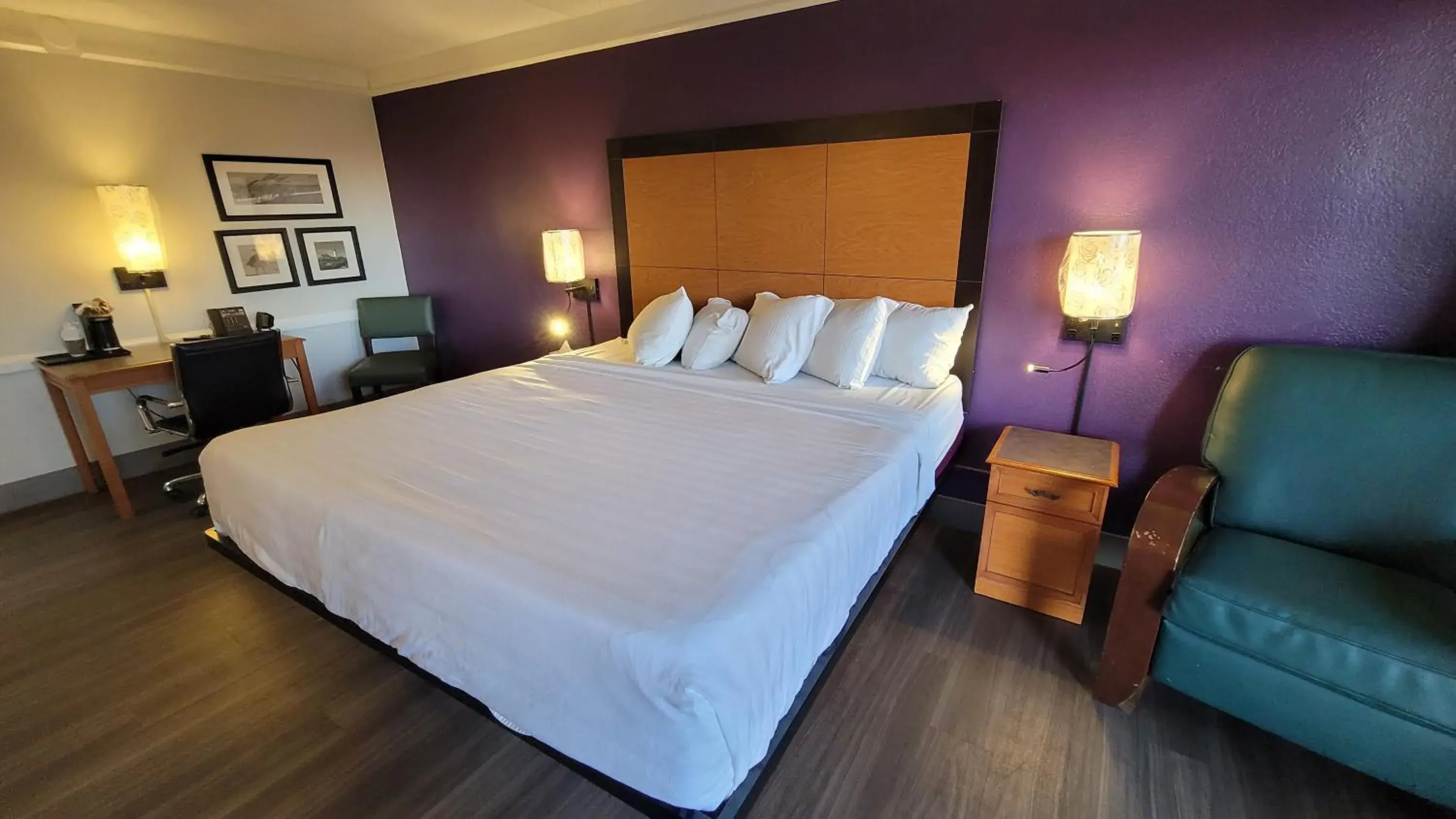 Deluxe King Room in Hotel Palm Bliss Corpus Christi South Deluxe King Room in Hotel Palm Bliss Corpus Christi South