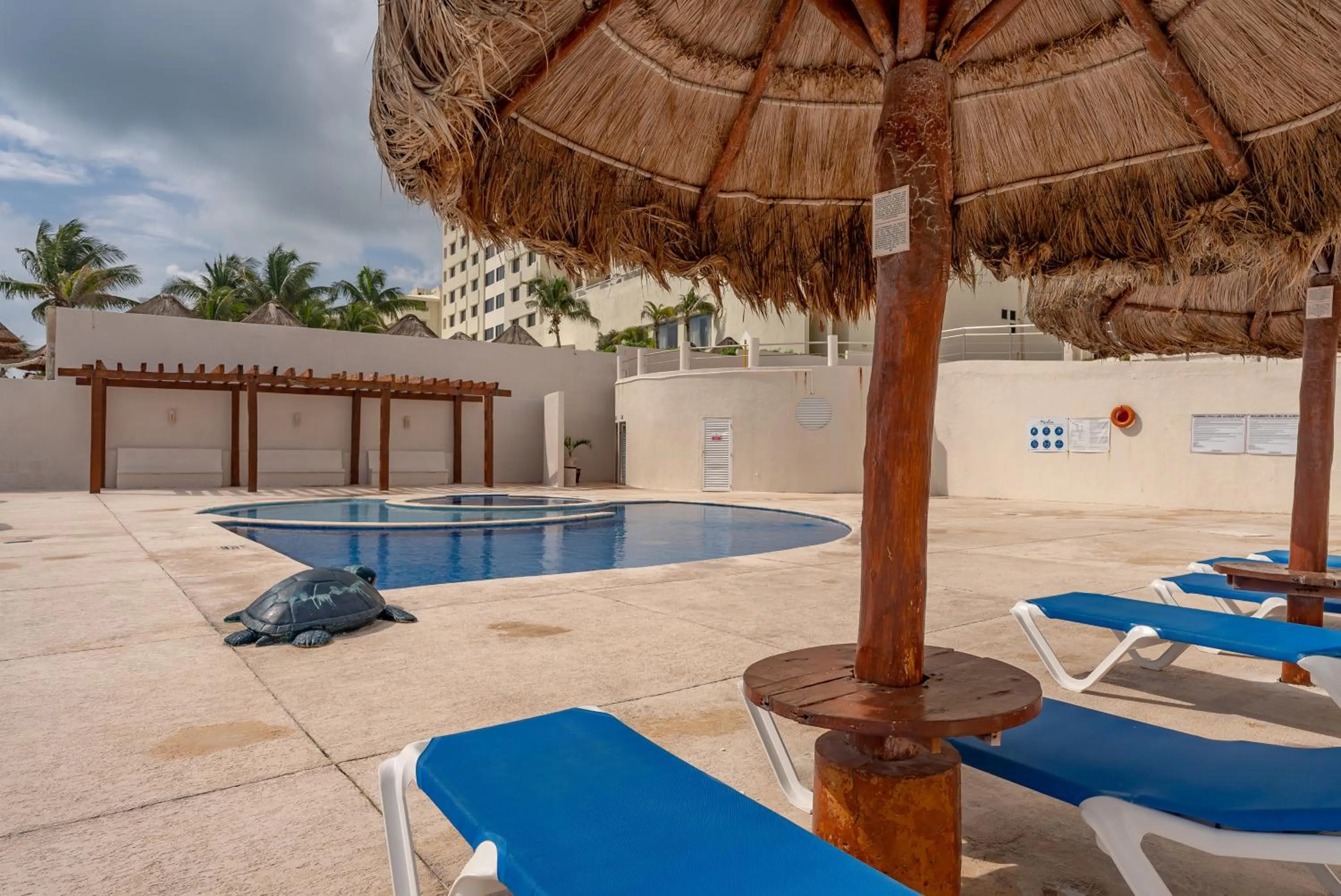 Swimming pool in Amazing Caribbean Ocean view at Villas Marlin in Cancun