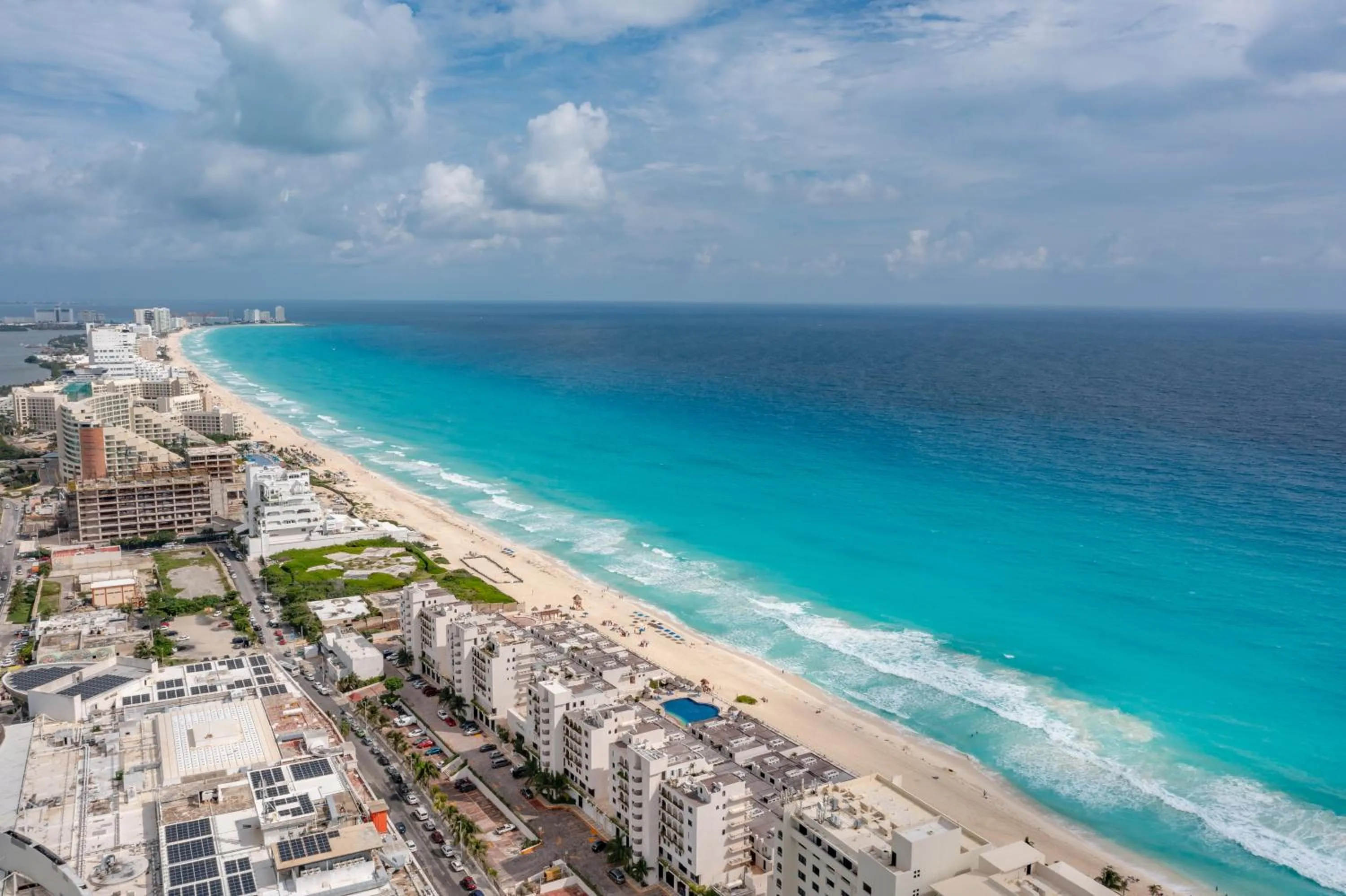 Beach in Amazing Caribbean Ocean view at Villas Marlin in Cancun