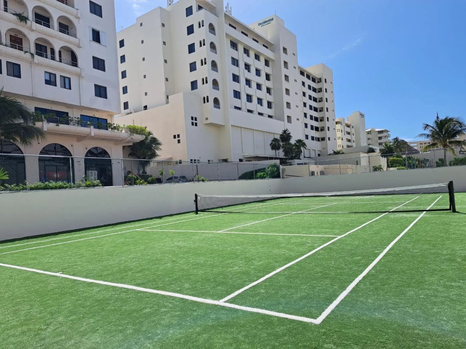Tennis court in Amazing Caribbean Ocean view at Villas Marlin in Cancun