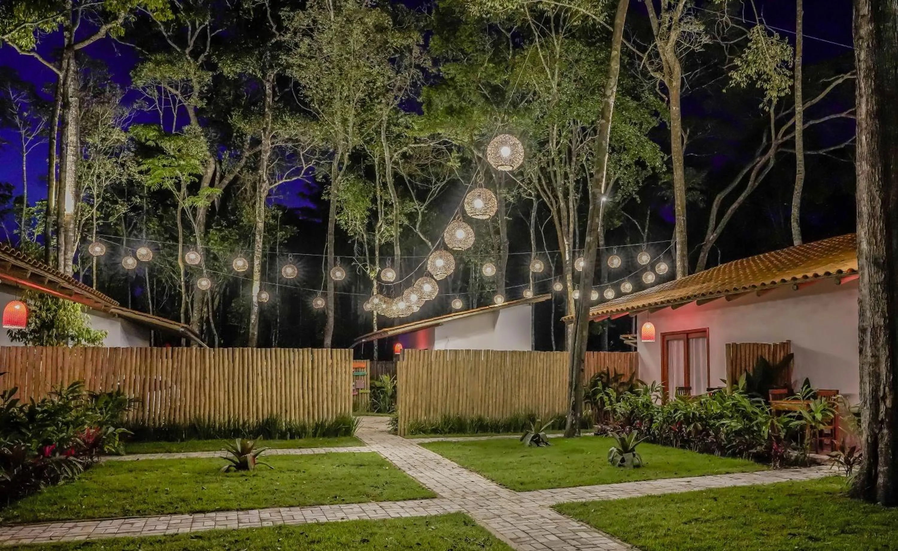 Night in Pousada Vila Mangaba