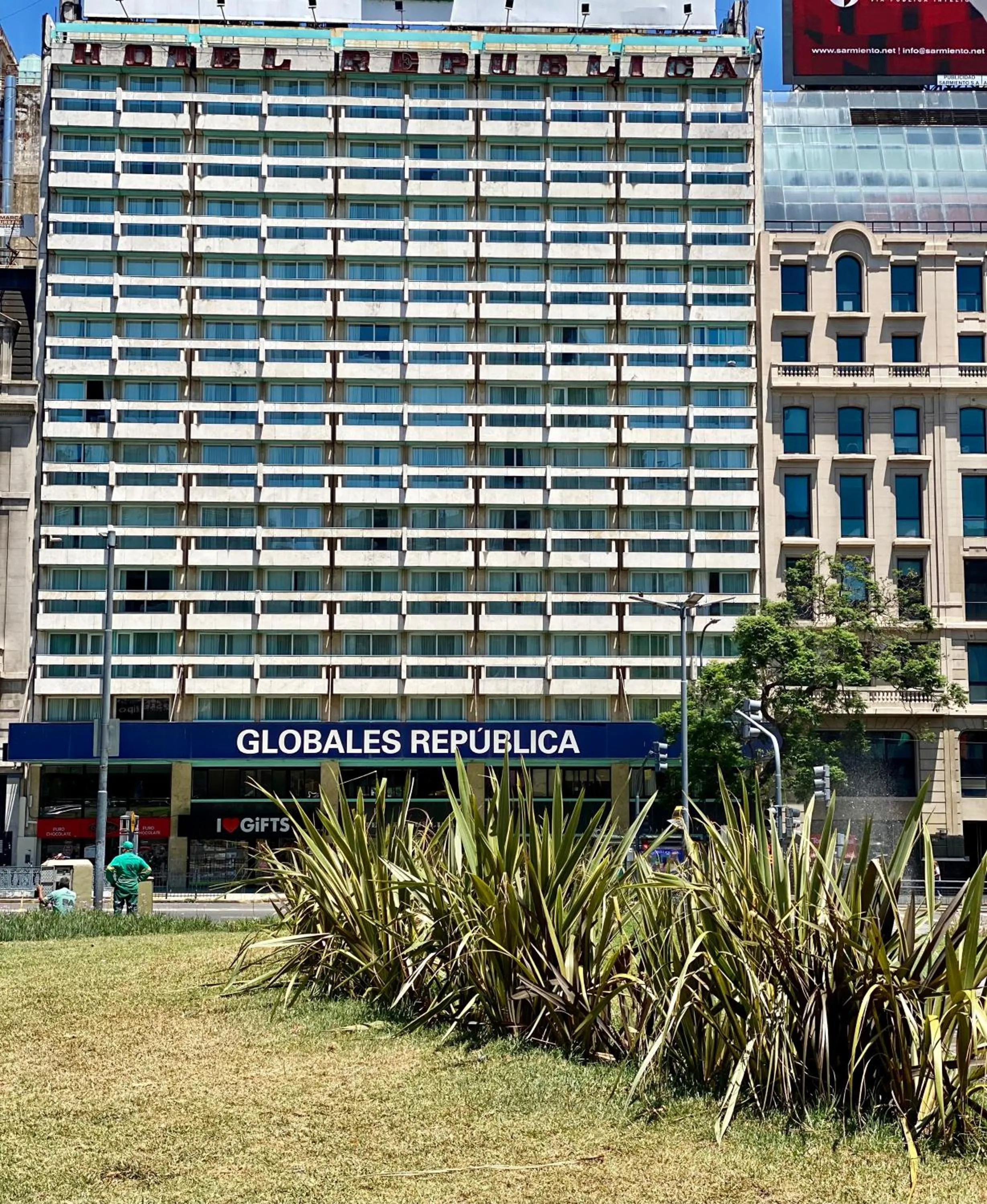 Property building in Globales Republica