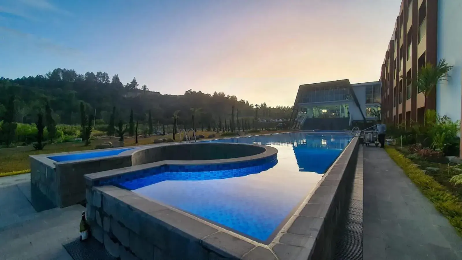 Swimming pool in Coffee Hotel Akasi Dolok Sanggul Swimming pool in Coffee Hotel Akasi Dolok Sanggul