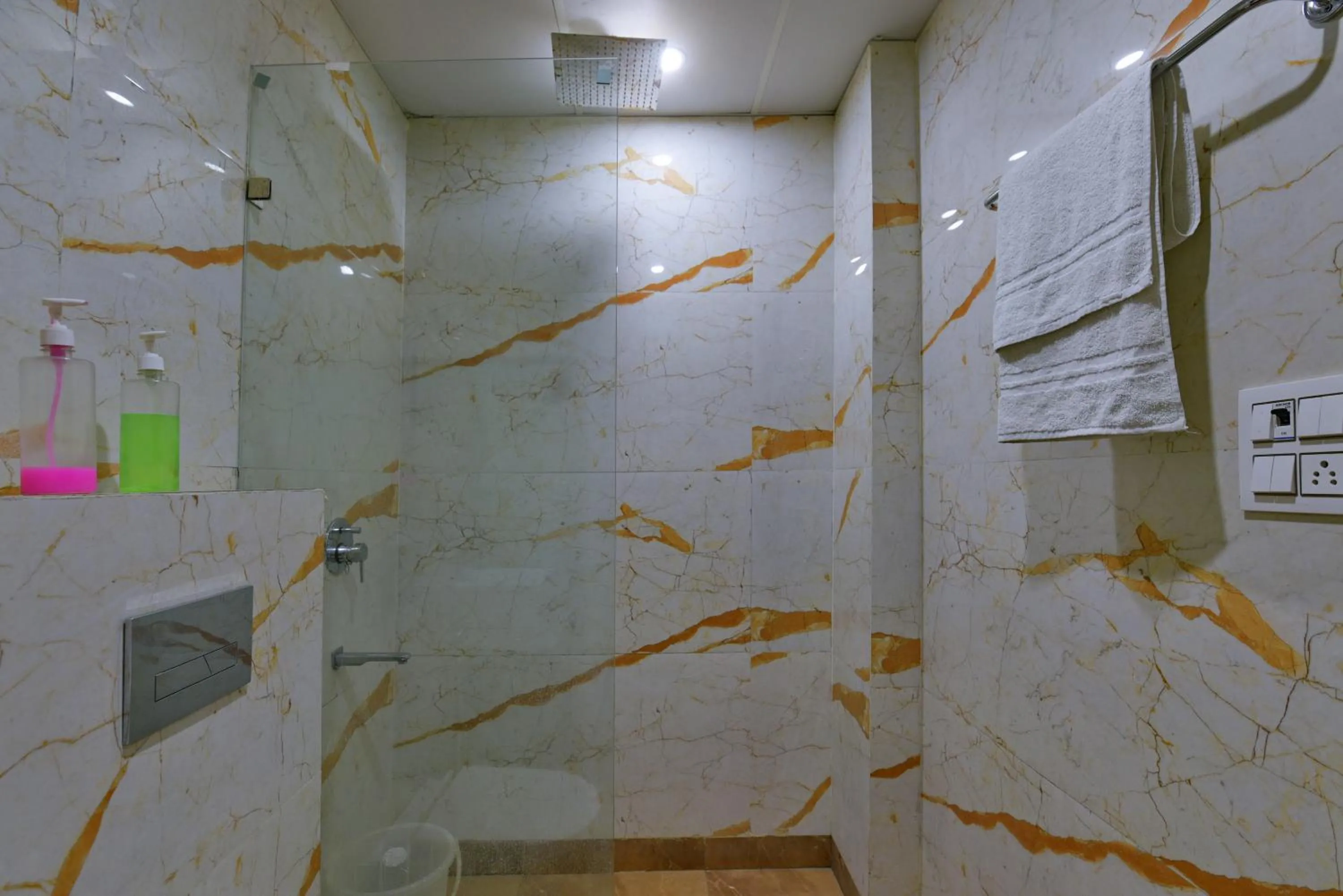 Bathroom in Hotel Fortune Inn By F9 Hotels