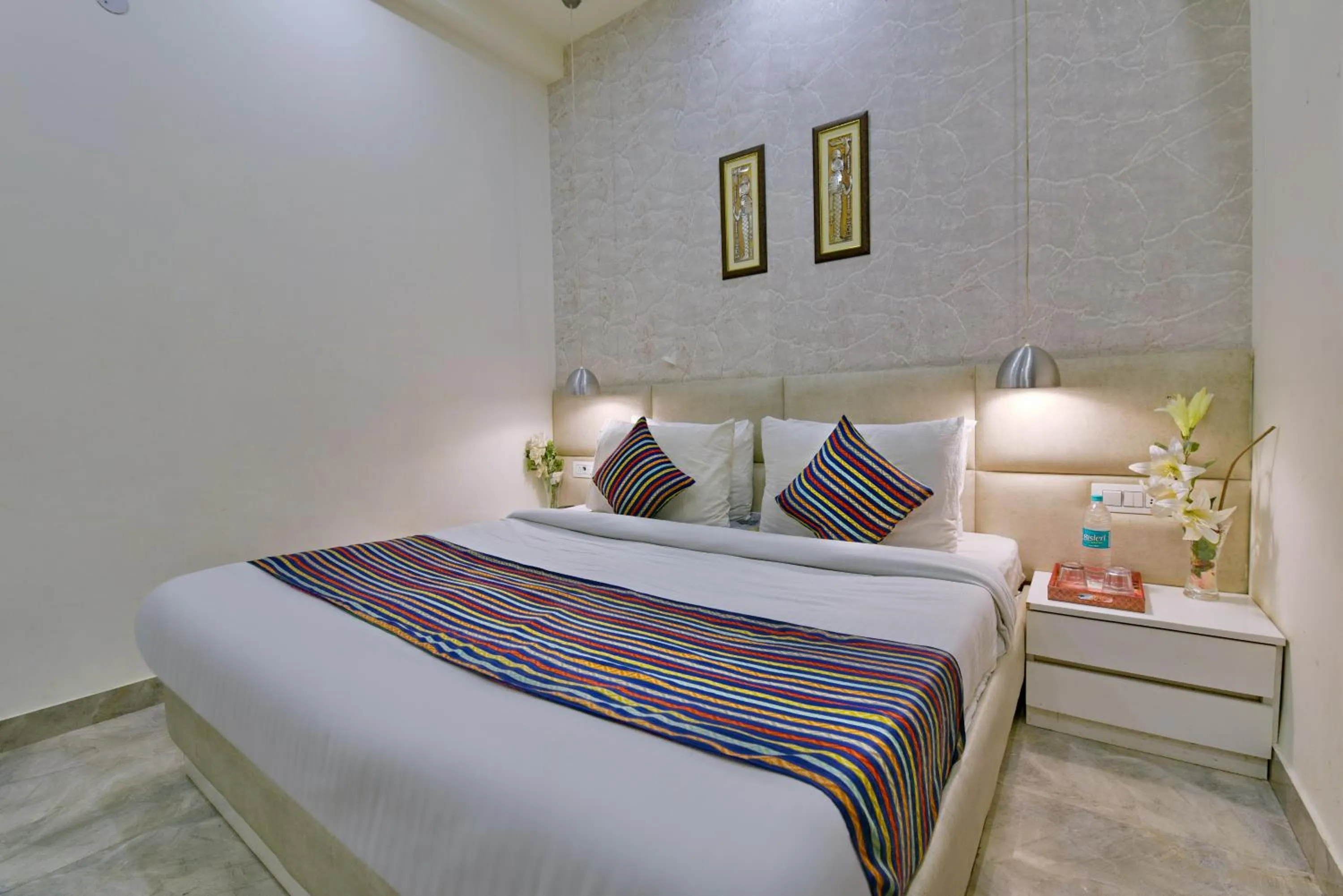 Restaurant/places to eat, Bed in Hotel Fortune Inn By F9 Hotels