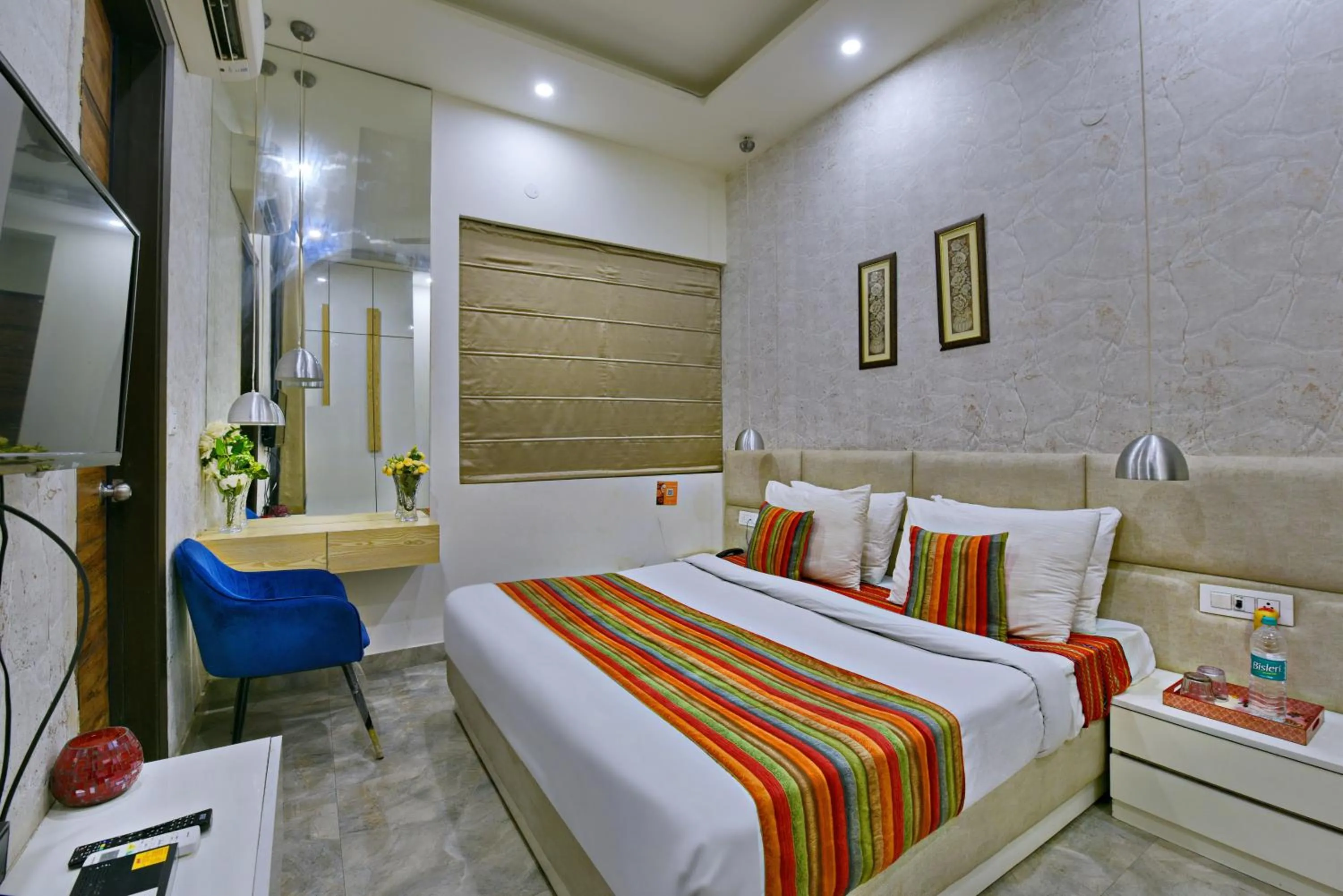 Communal lounge/ TV room, Bed in Hotel Fortune Inn By F9 Hotels