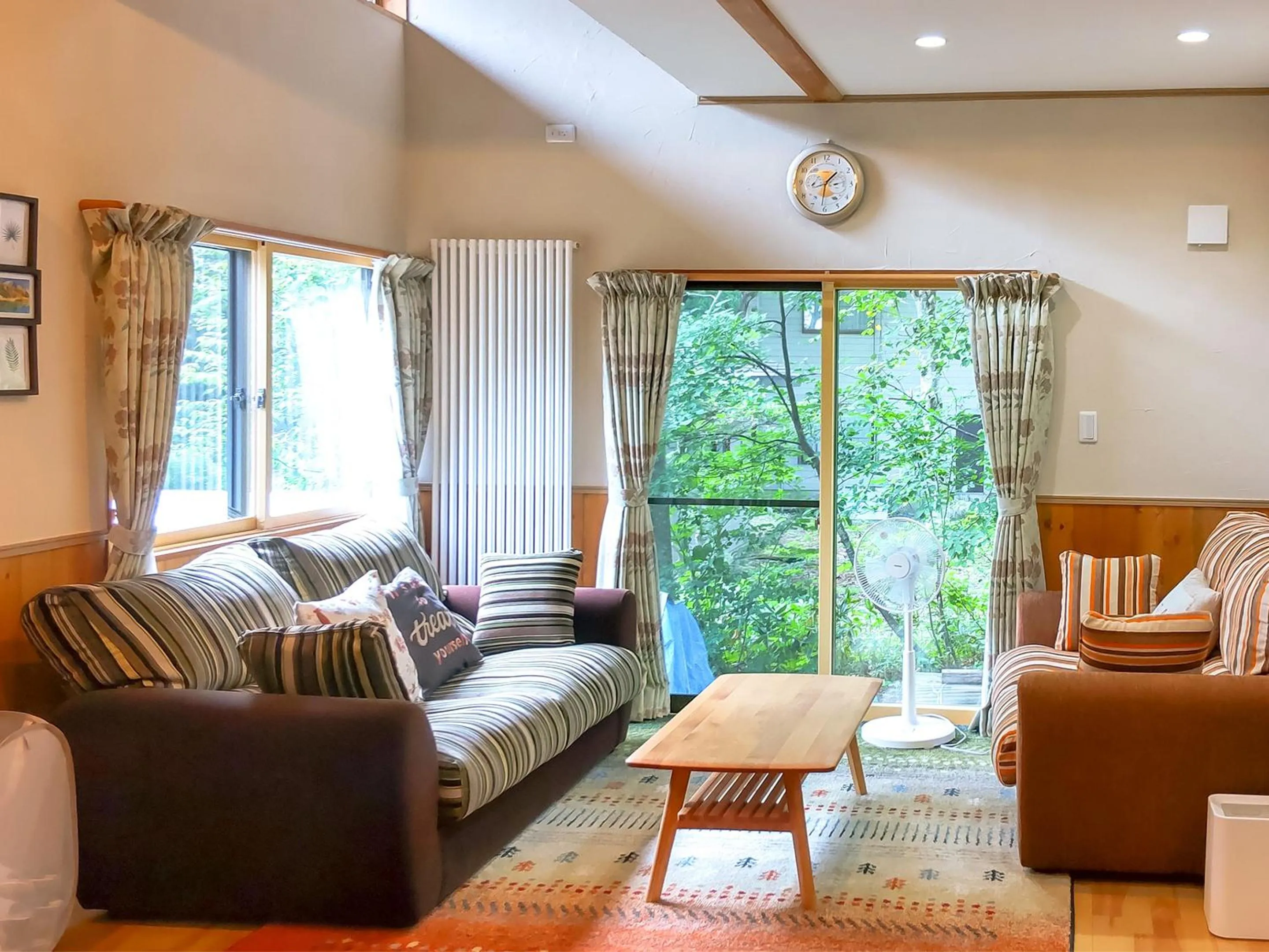Living room in Kudo's Lodge