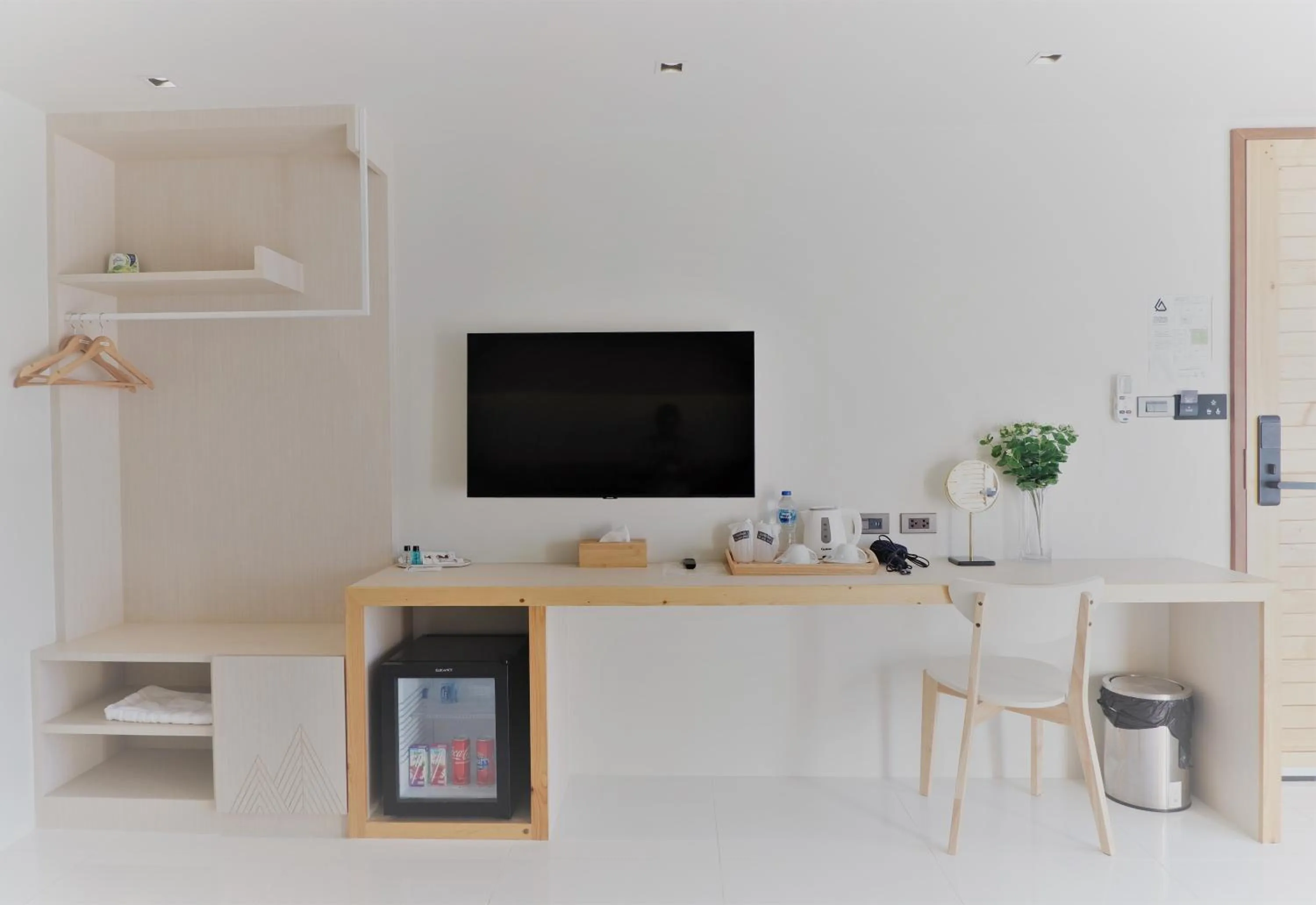 TV and multimedia in LA PINO HOTEL