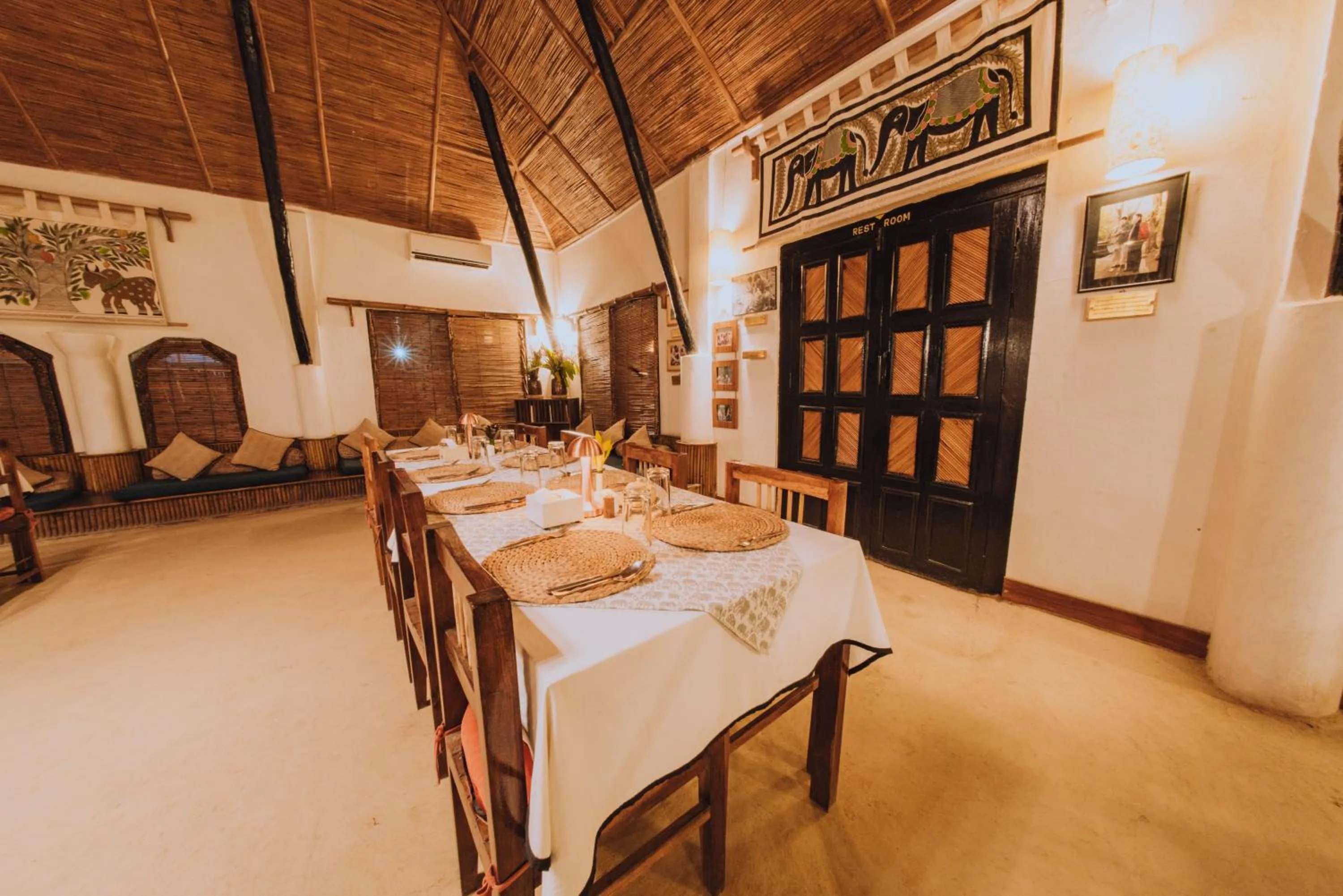 Restaurant/places to eat in Machan Country Villa