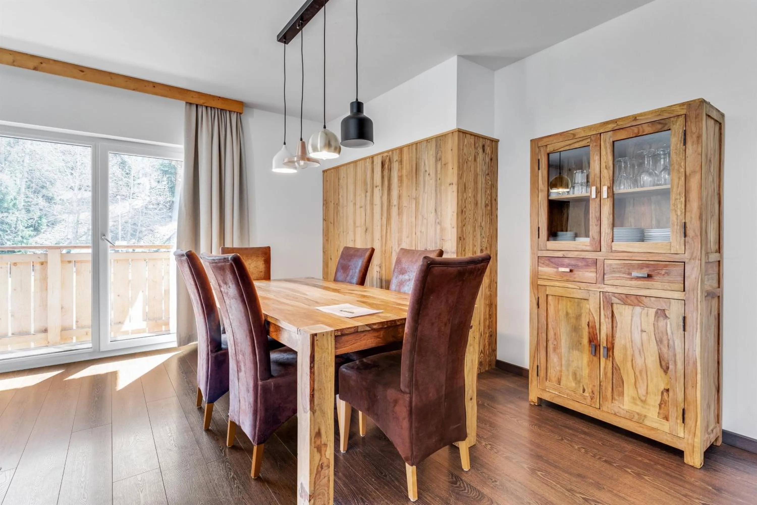 Dining area in STANTON Lodge