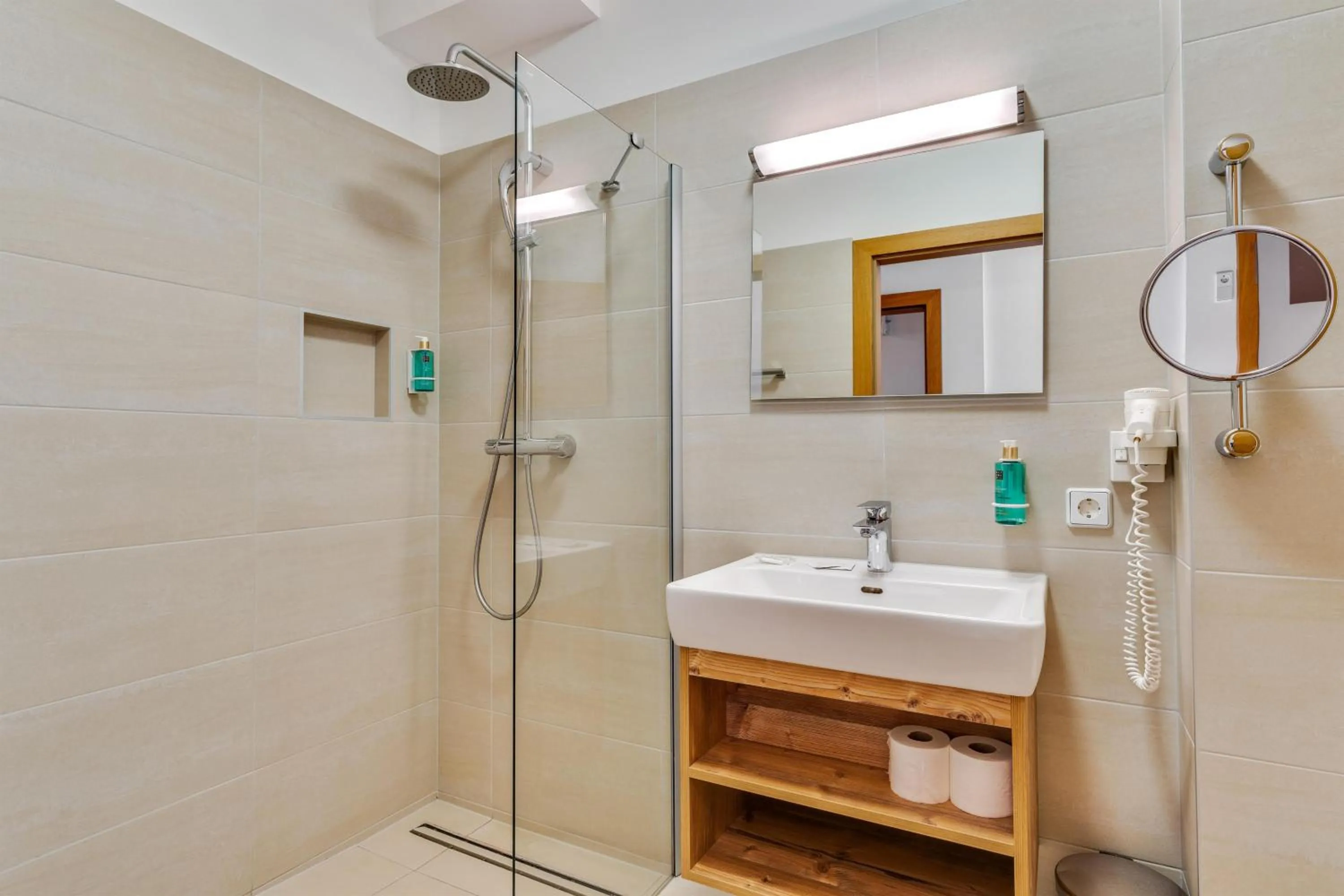 Bathroom in STANTON Lodge
