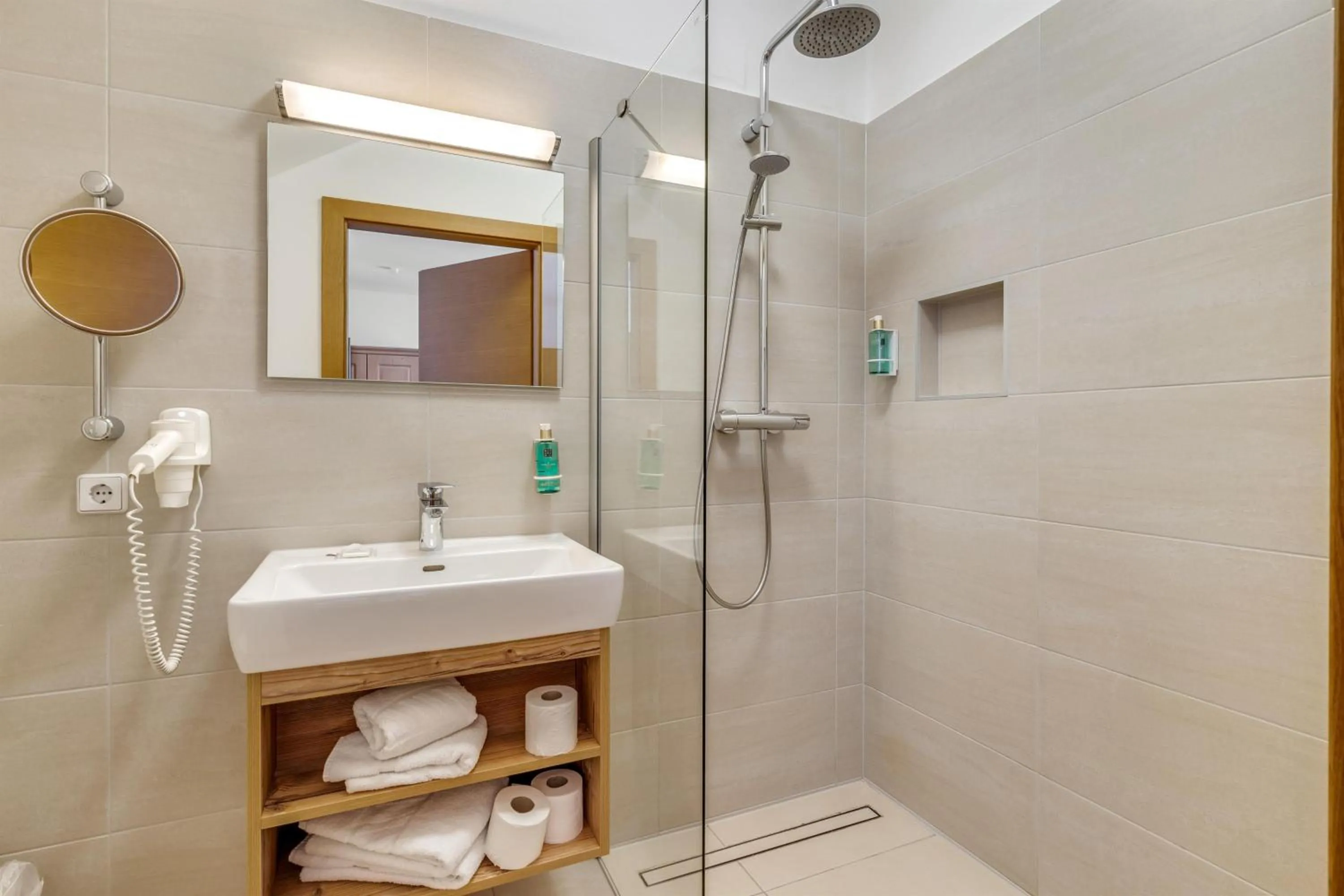 Bathroom in STANTON Lodge