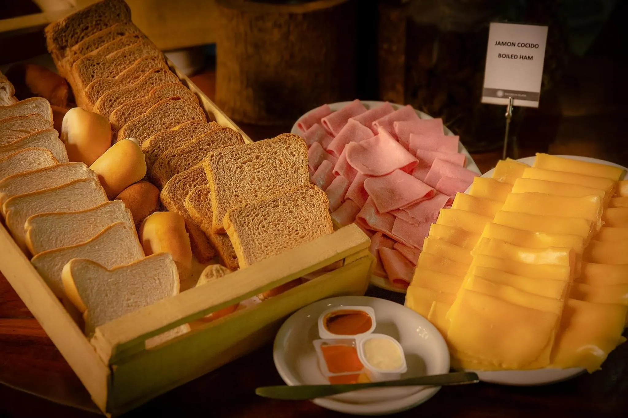 Buffet breakfast in Hotel Raices Esturion