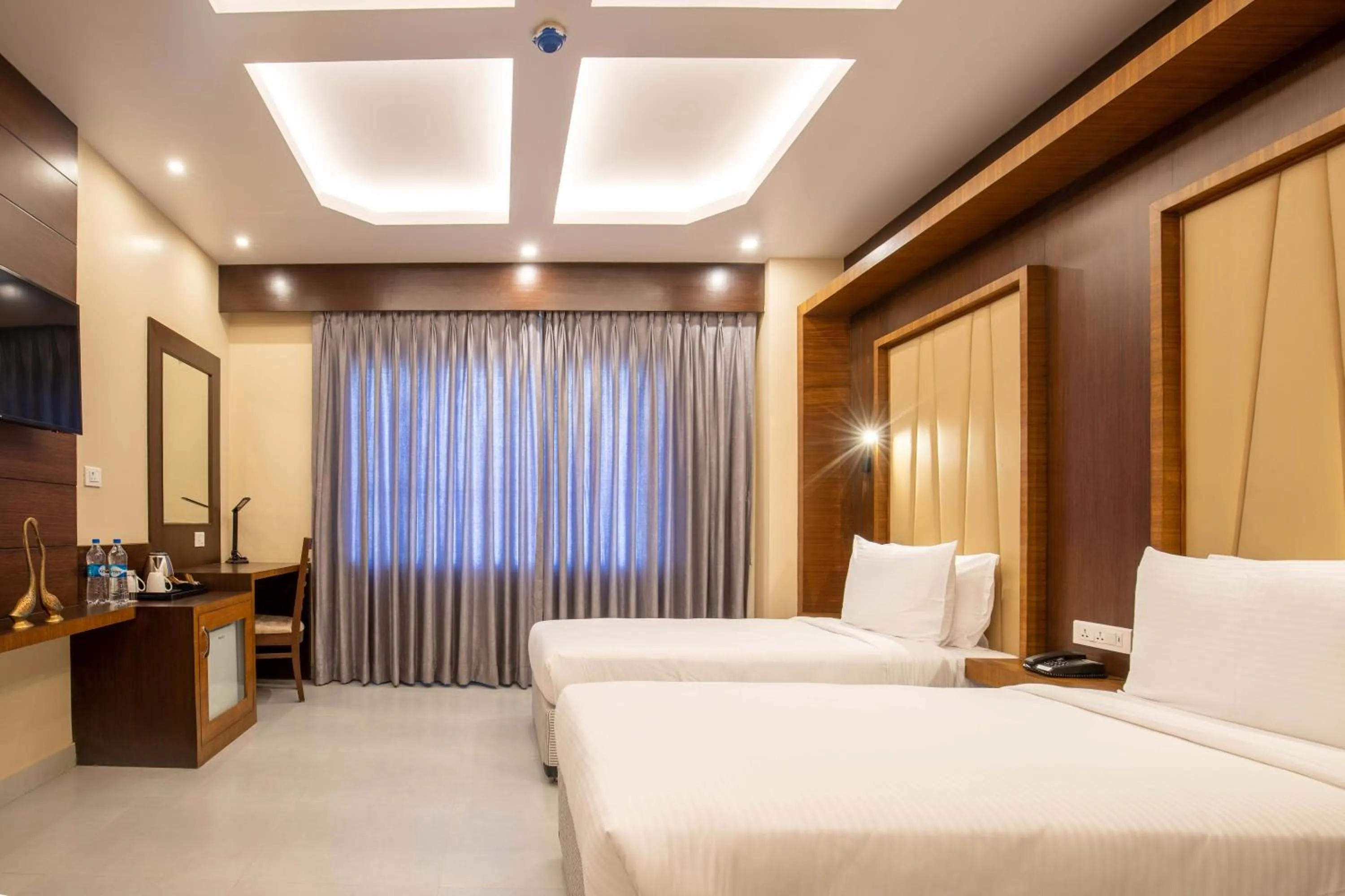 Photo of the whole room, Bed in Hotel Palm International