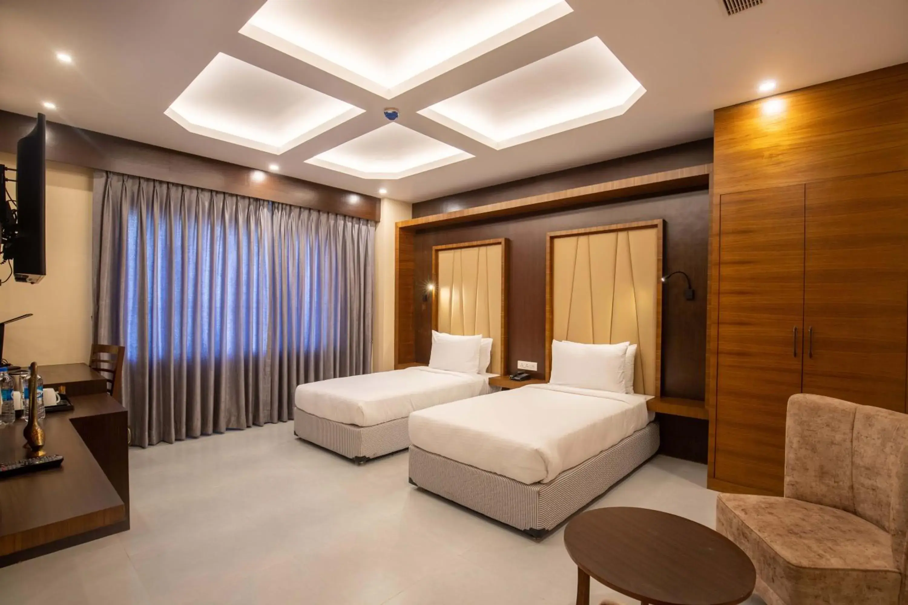 Photo of the whole room, Bed in Hotel Palm International Photo of the whole room, Bed in Hotel Palm International