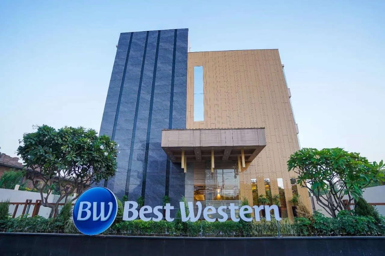 Property building in Best Western Vrindavan