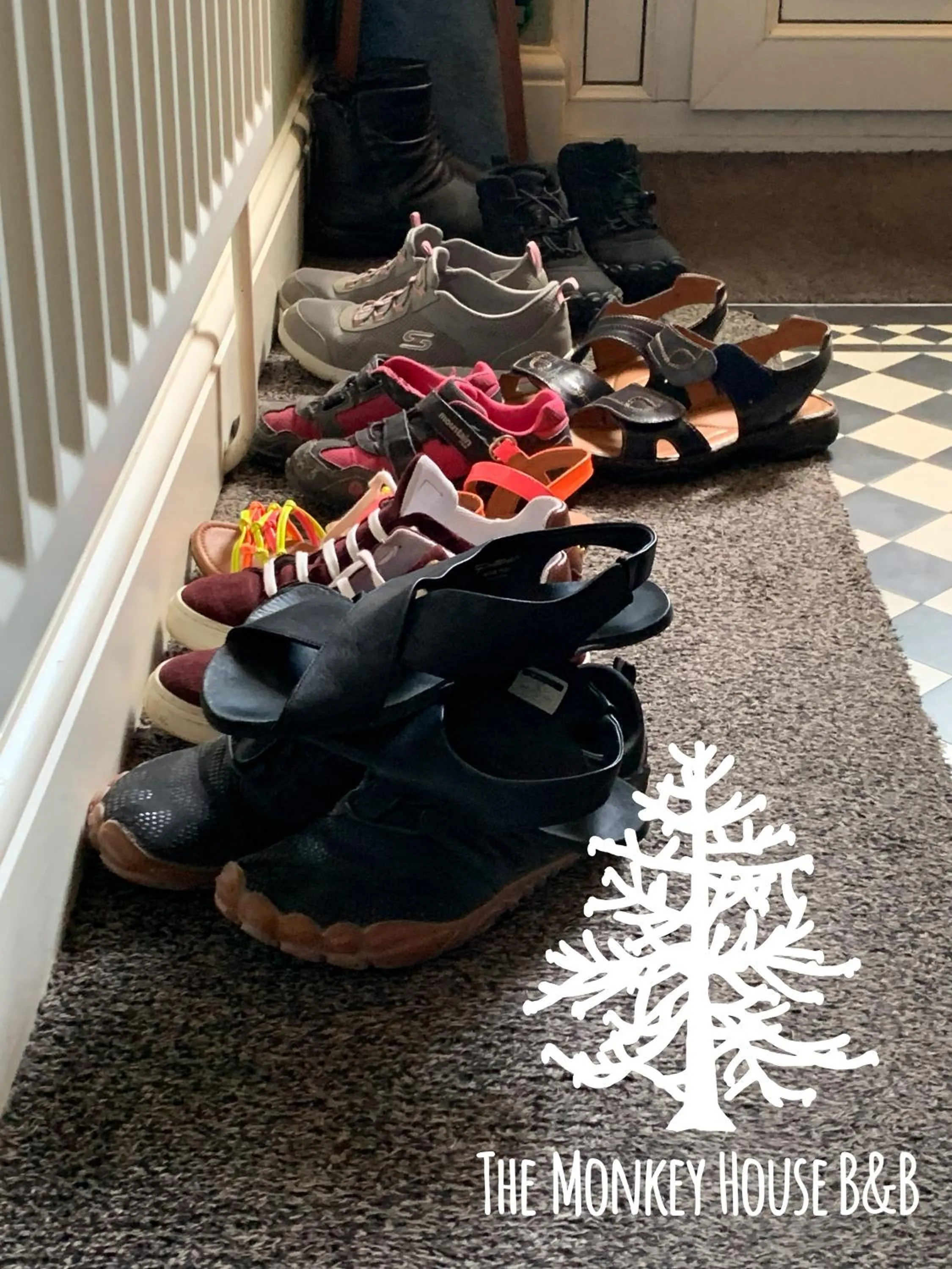 Facade/entrance in The Monkey House B&B