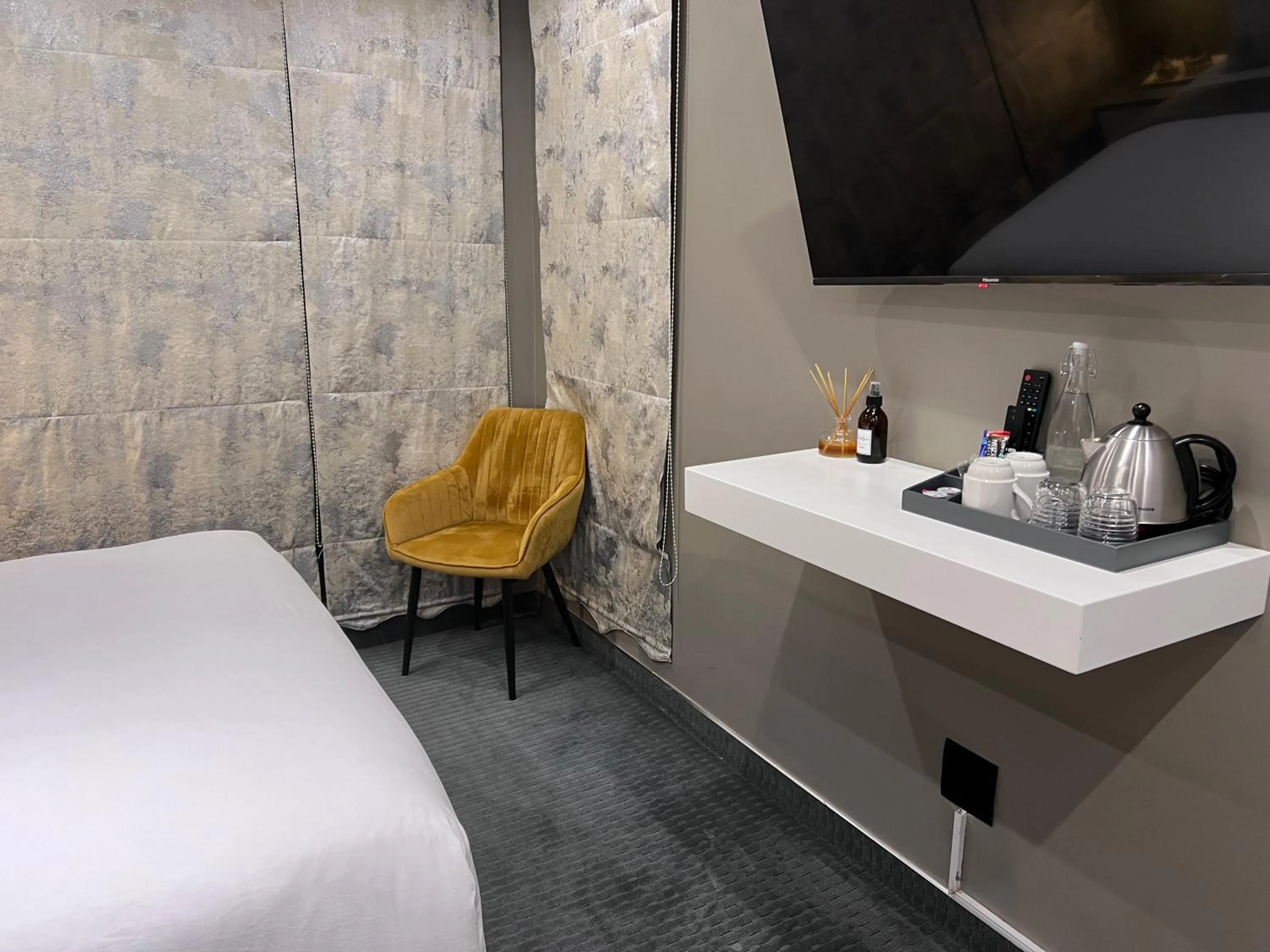 Coffee/tea facilities, Bed in The Raz