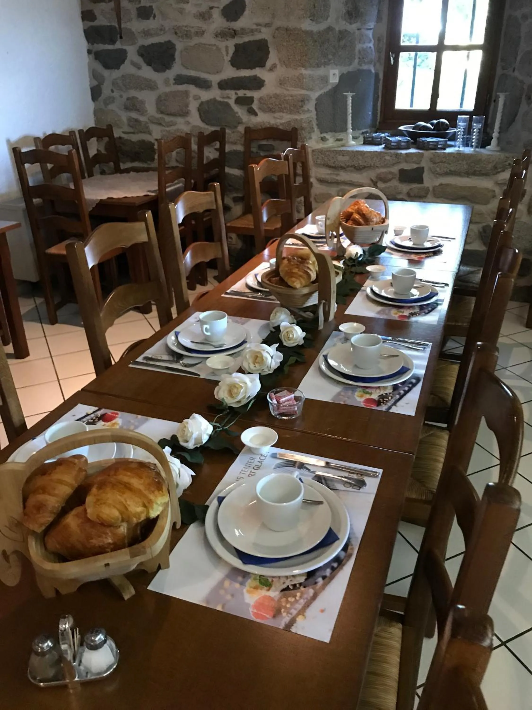Breakfast in Le clos de Banes