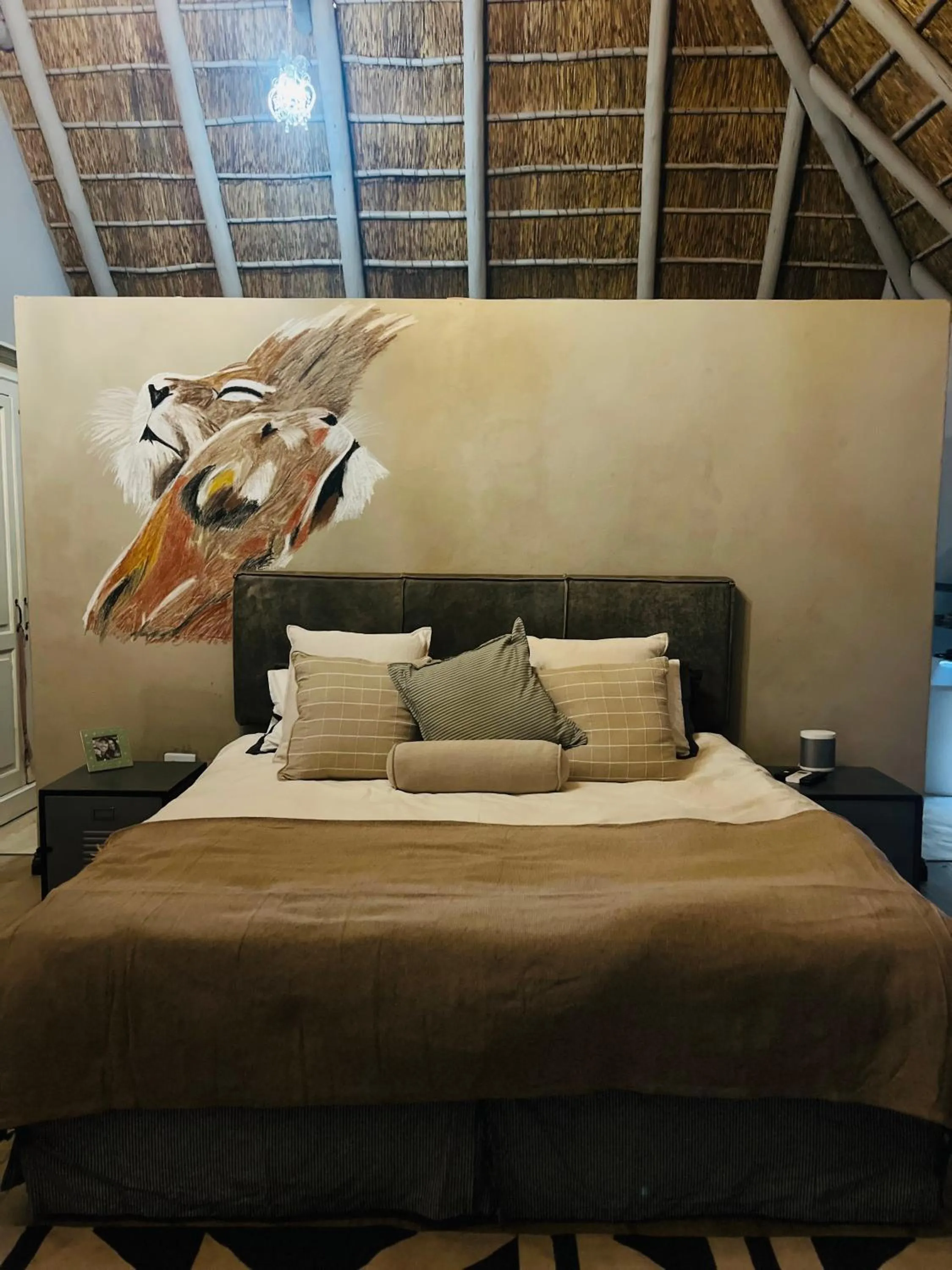 View (from property/room), Bed in Simba Safaris African Pride Exotic Lodge