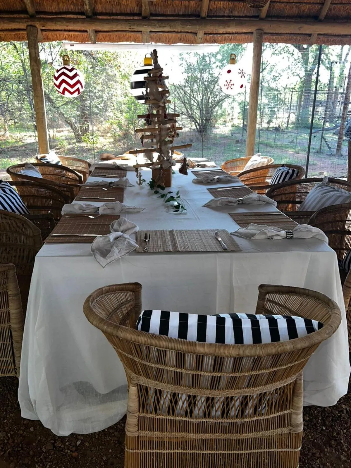 Restaurant/places to eat in Simba Safaris African Pride Exotic Lodge