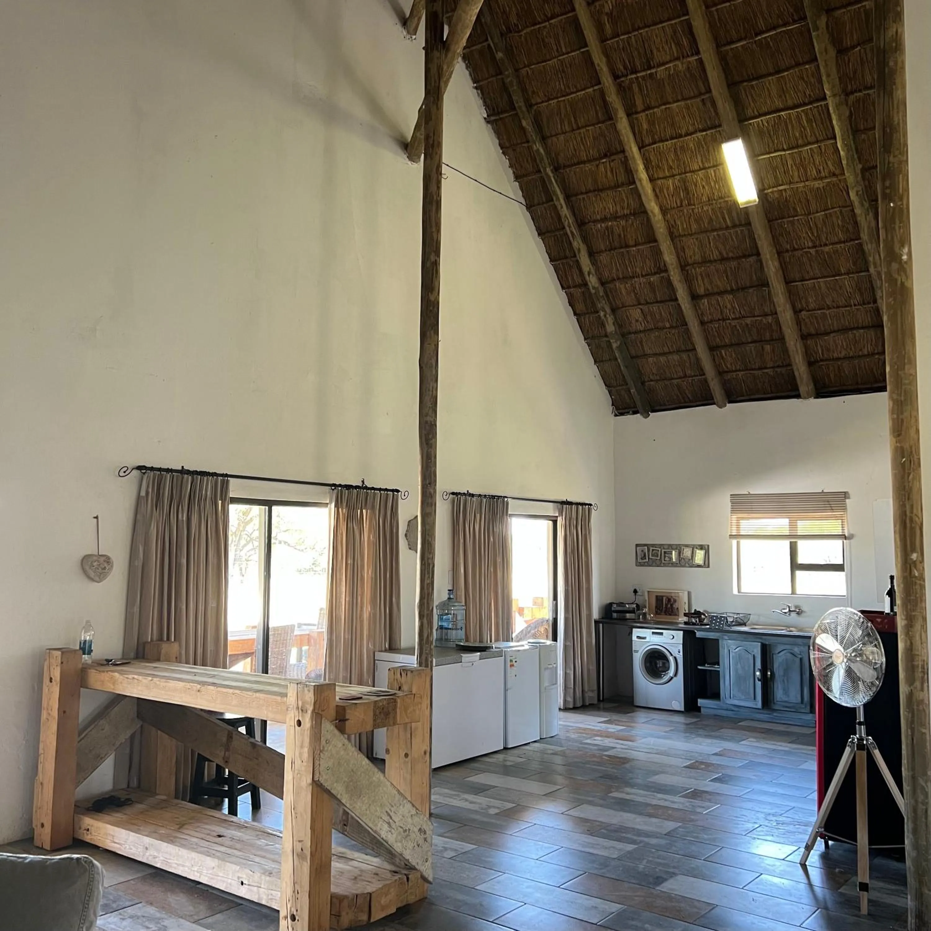 Kitchen or kitchenette in Simba Safaris African Pride Exotic Lodge
