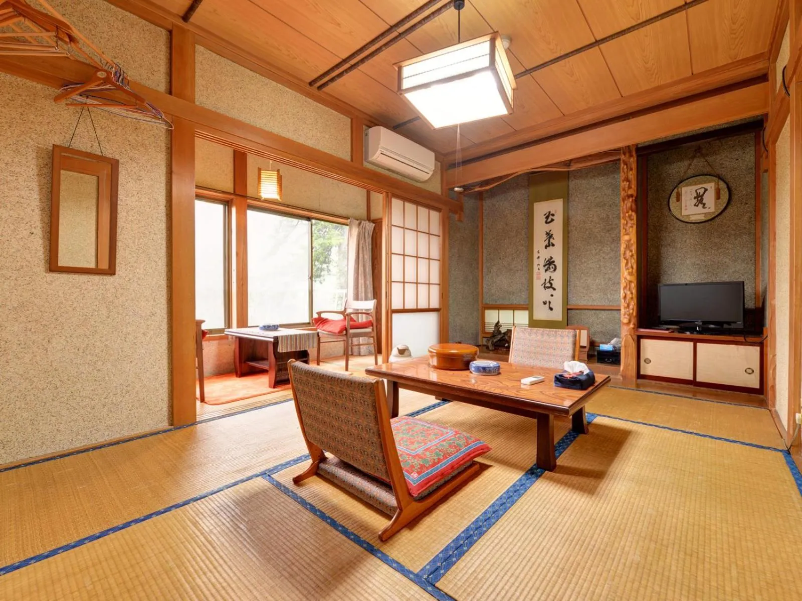 Photo of the whole room in Setoguchi
