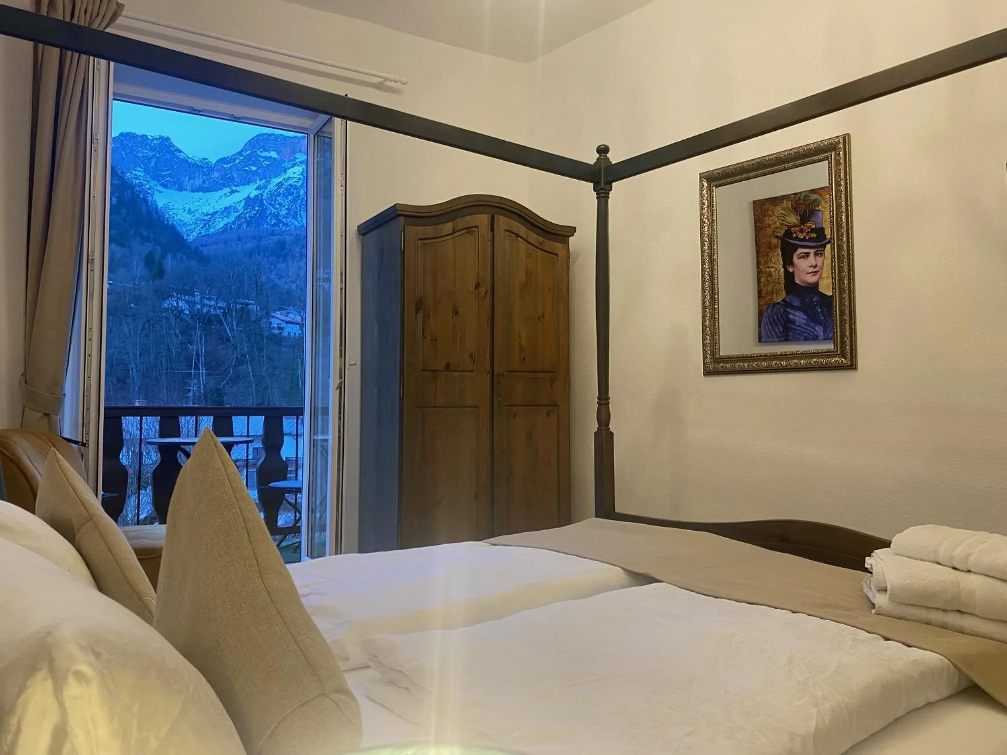 Bed in Pension und Ferienwohnung Frech