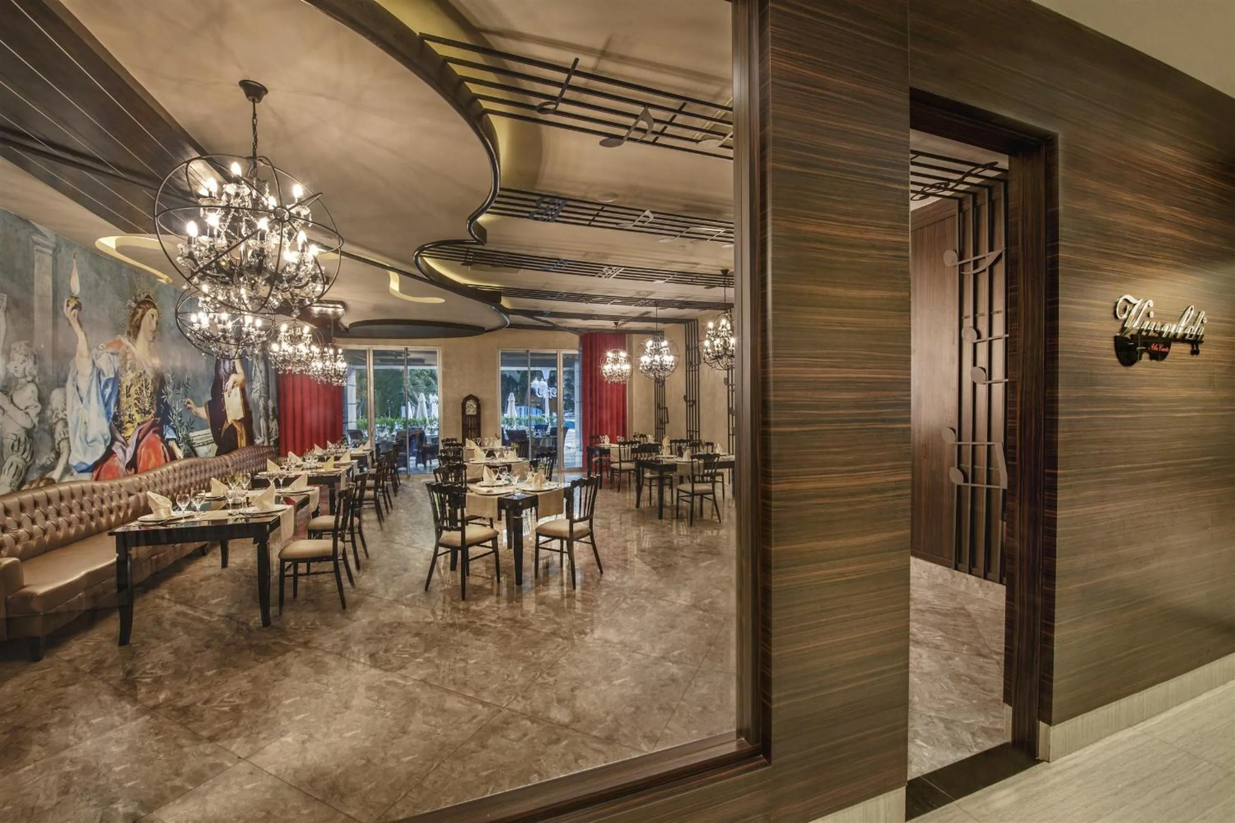 Restaurant/places to eat in Botanik Platinum Hotel