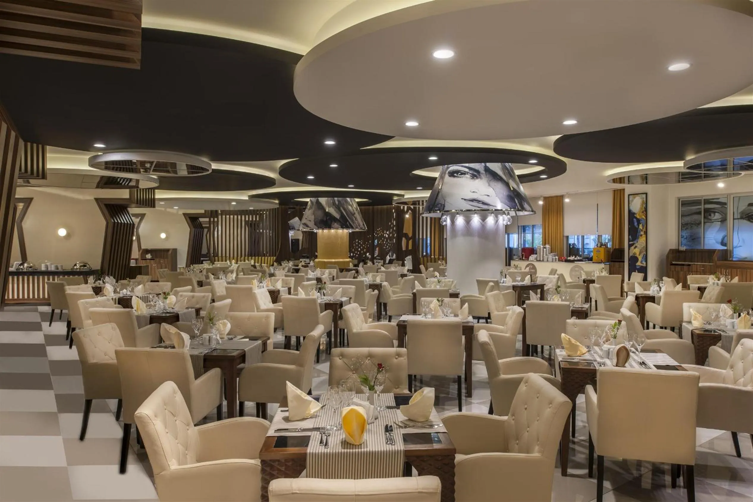 Food in Botanik Platinum Hotel