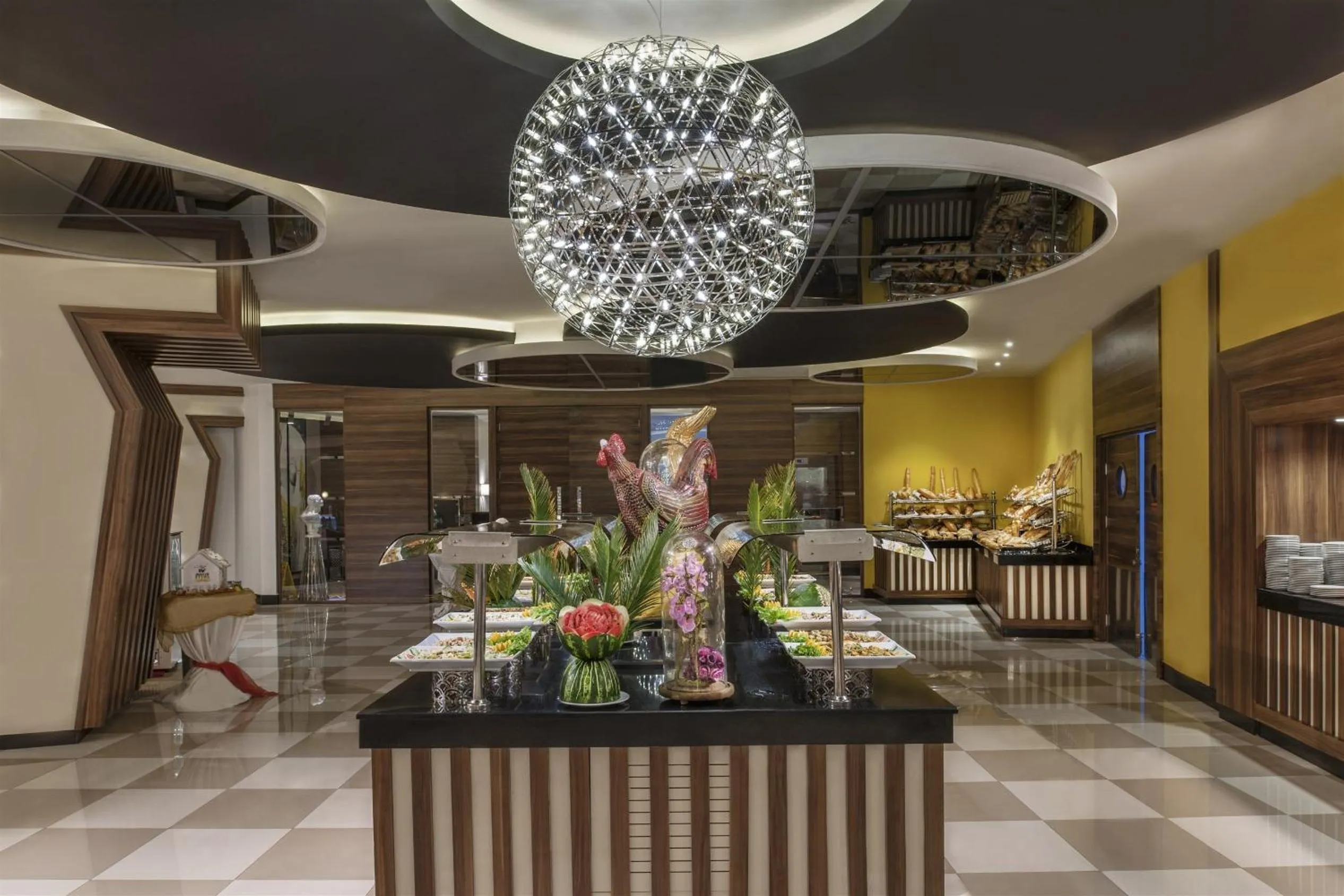 Restaurant/places to eat in Botanik Platinum Hotel