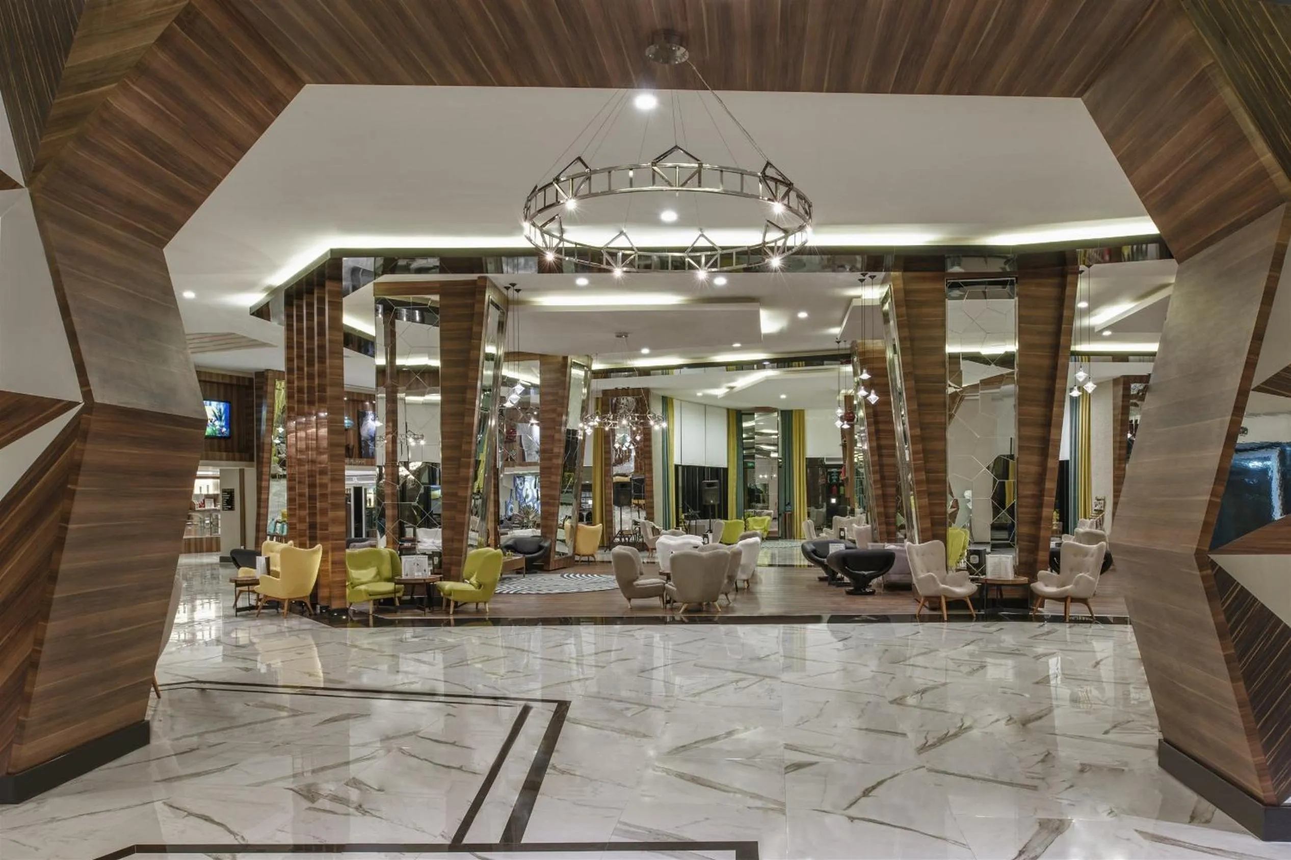 Lobby or reception in Botanik Platinum Hotel