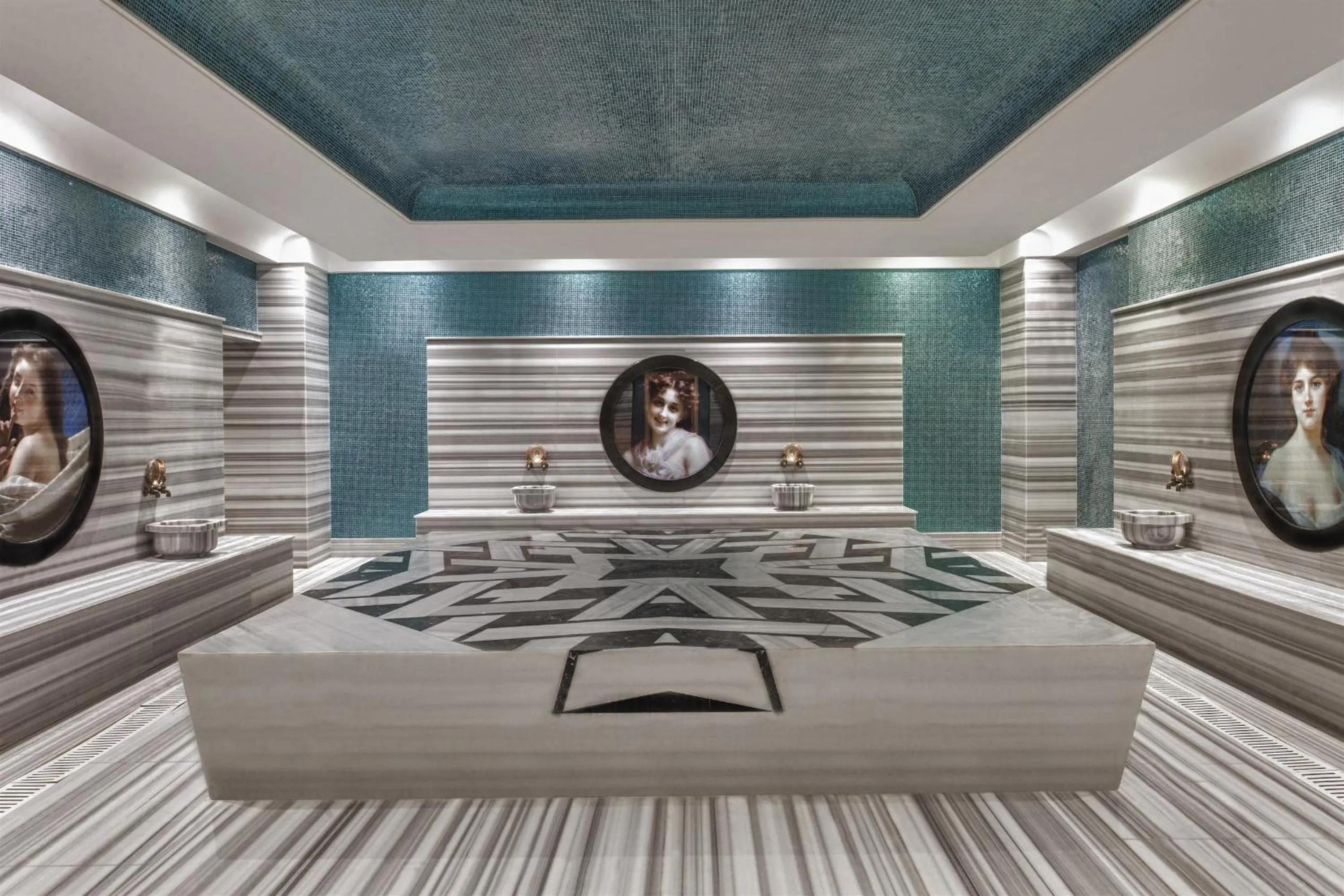 Public Bath in Botanik Platinum Hotel