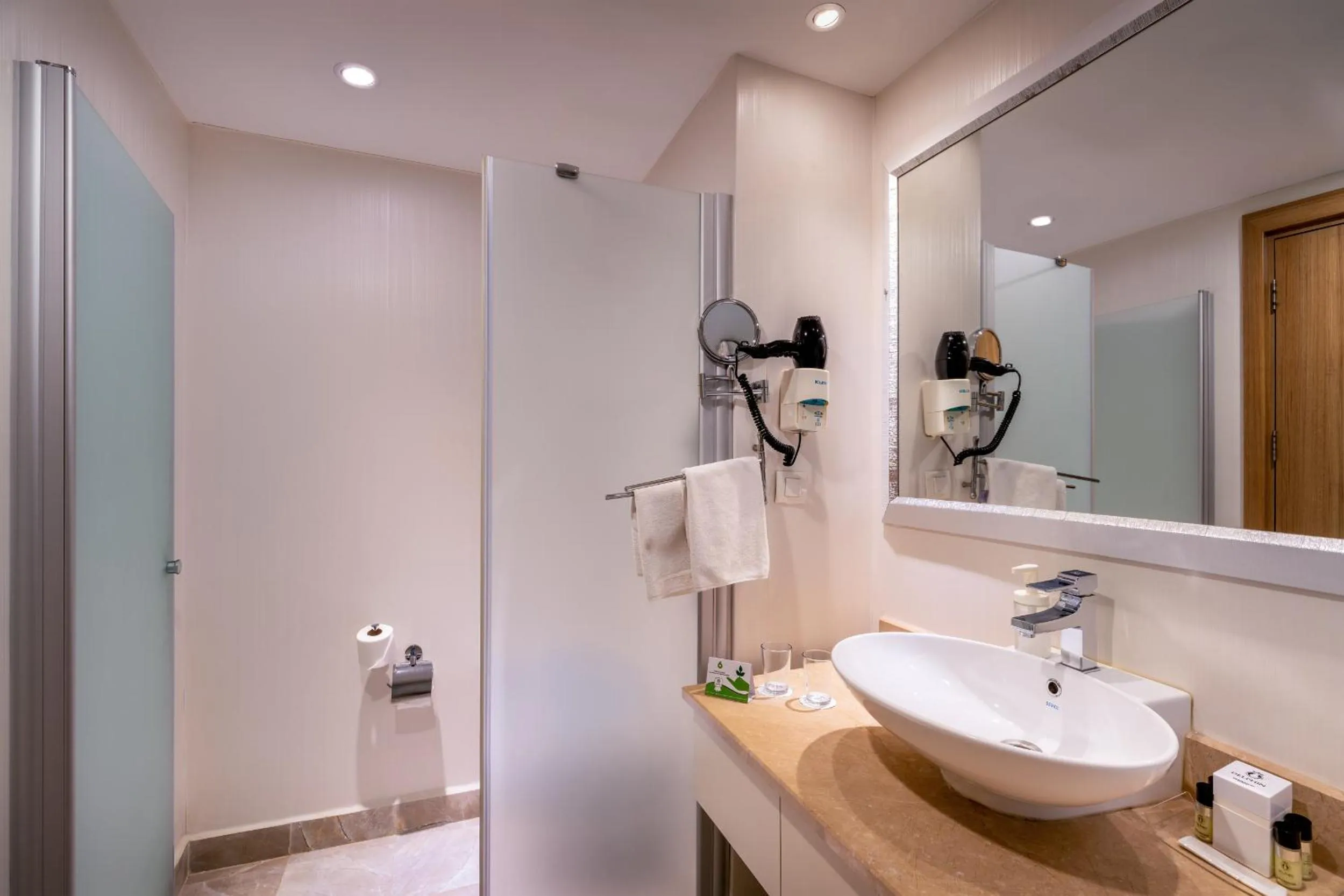 Bathroom in Botanik Platinum Hotel