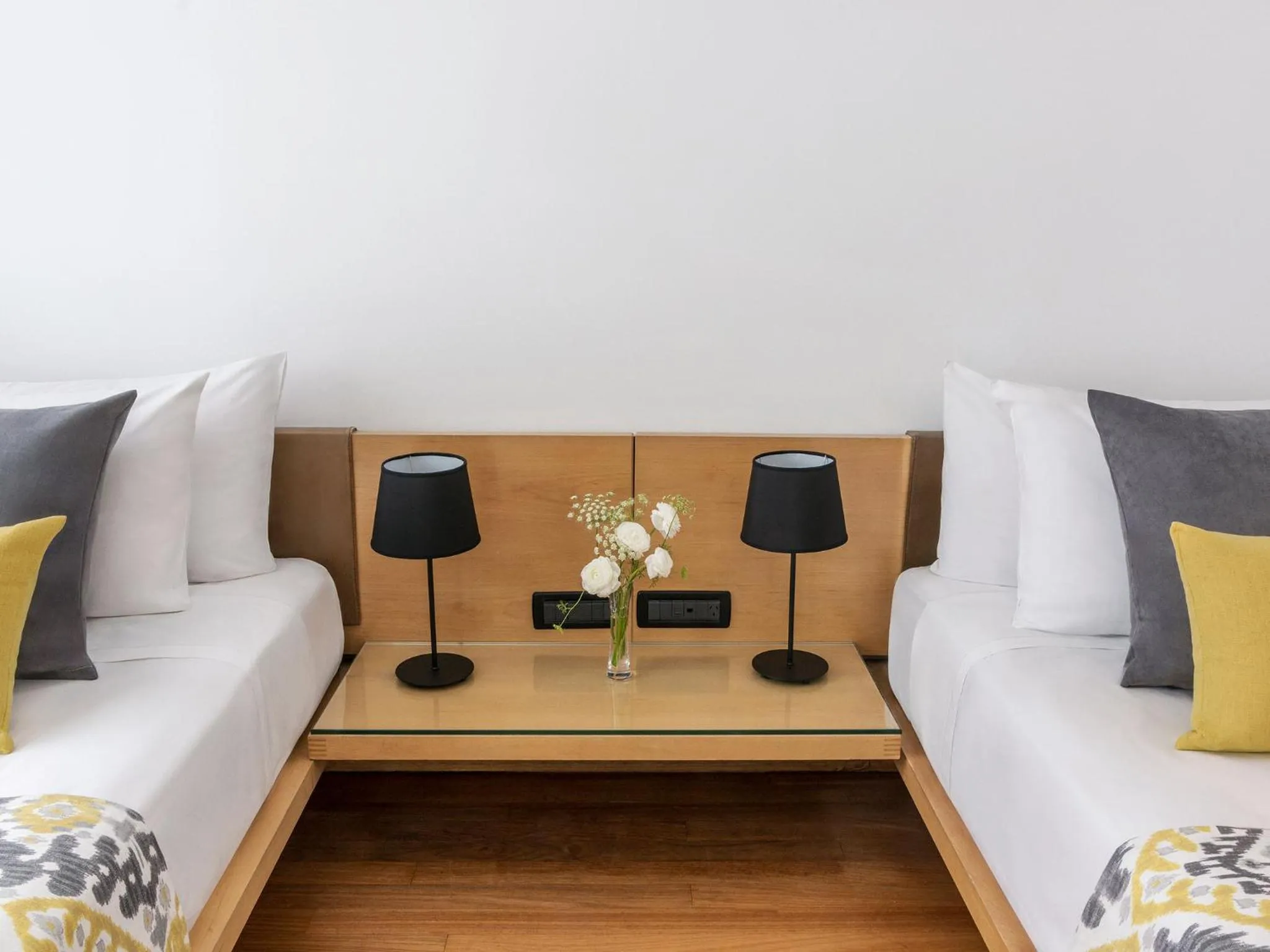 Photo of the whole room in HTL Urbano