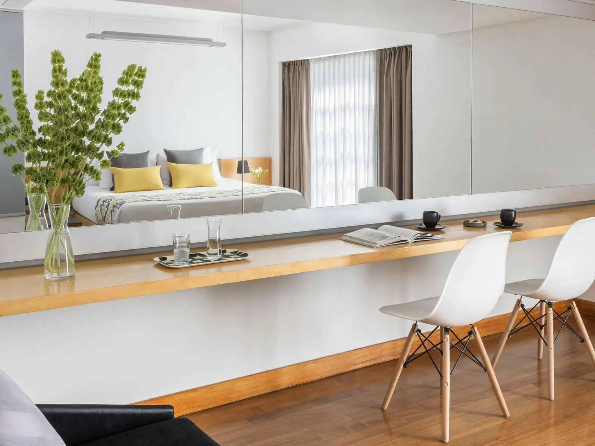 Seating area, Bed in HTL Urbano Seating area, Bed in HTL Urbano