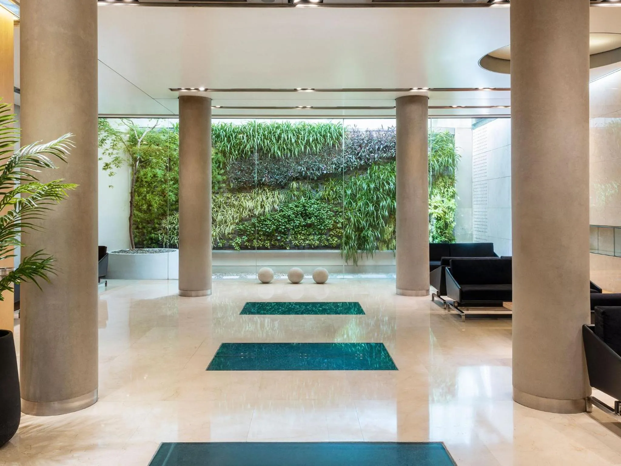 Property building in HTL Urbano