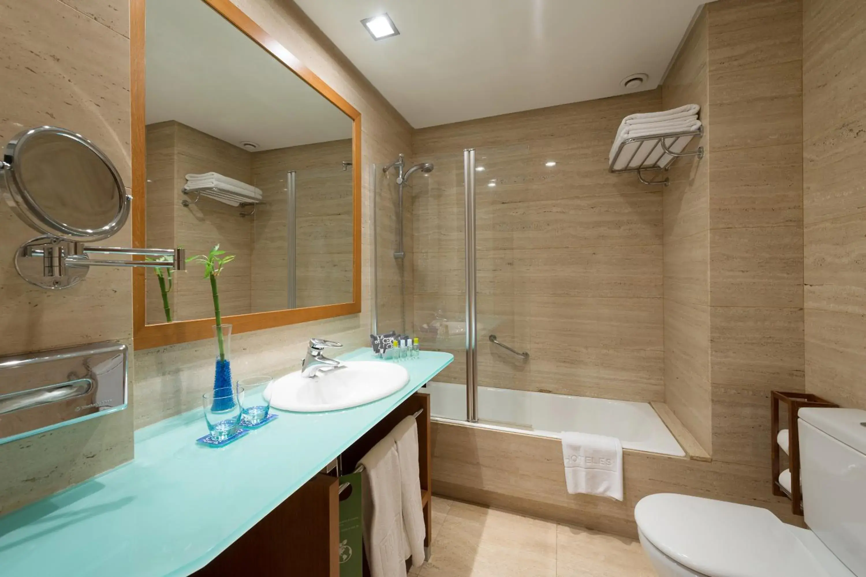 Bathroom in Hotel Murcia Rincón de Pepe Affiliated by Meliá Bathroom in Hotel Murcia Rincón de Pepe Affiliated by Meliá