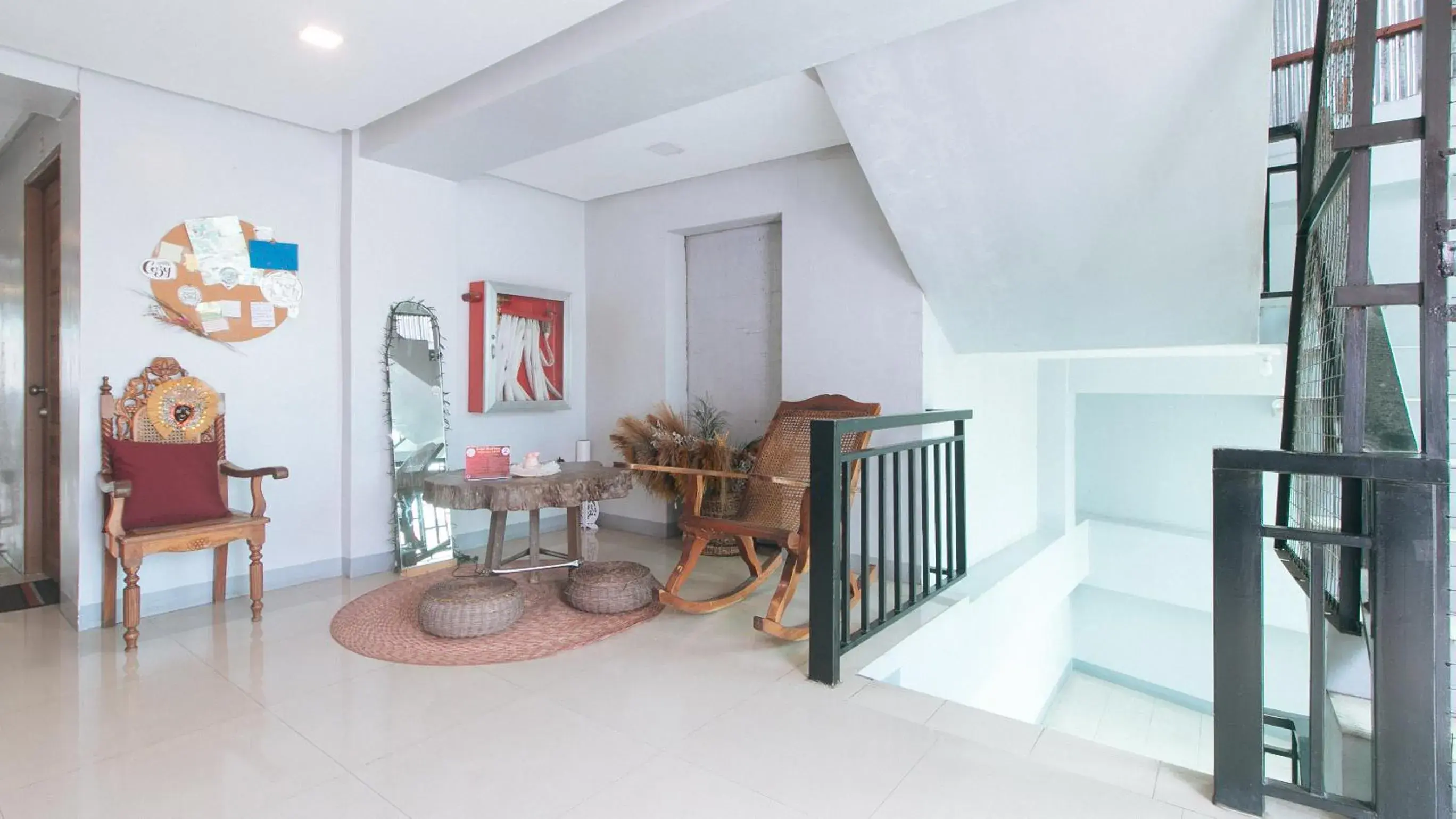 Lobby or reception in Budget Backpackers Transient House near NAIA by RedDoorz Lobby or reception in Budget Backpackers Transient House near NAIA by RedDoorz