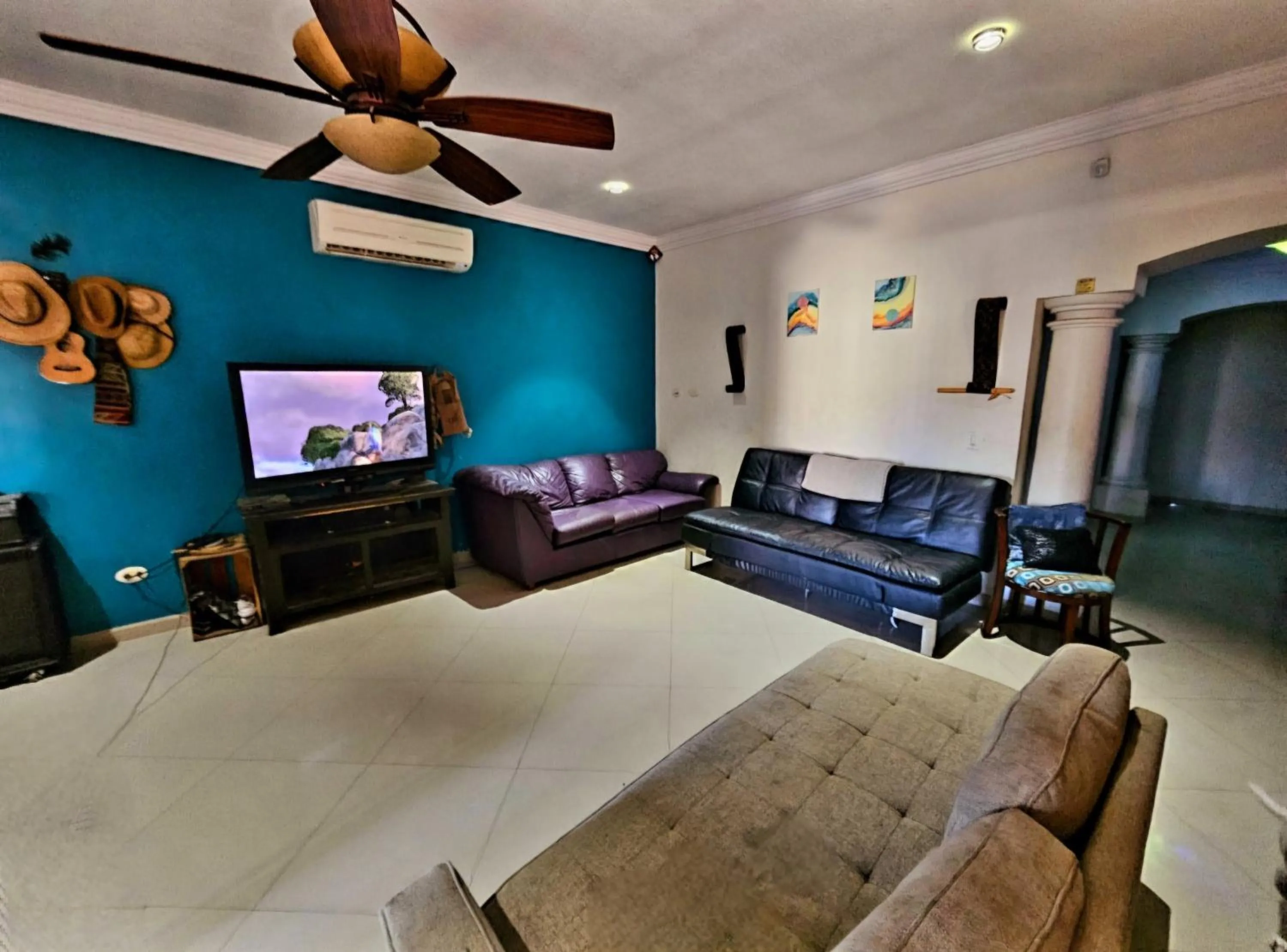 Communal lounge/ TV room, Bed in San Felipe Place to stay B&B