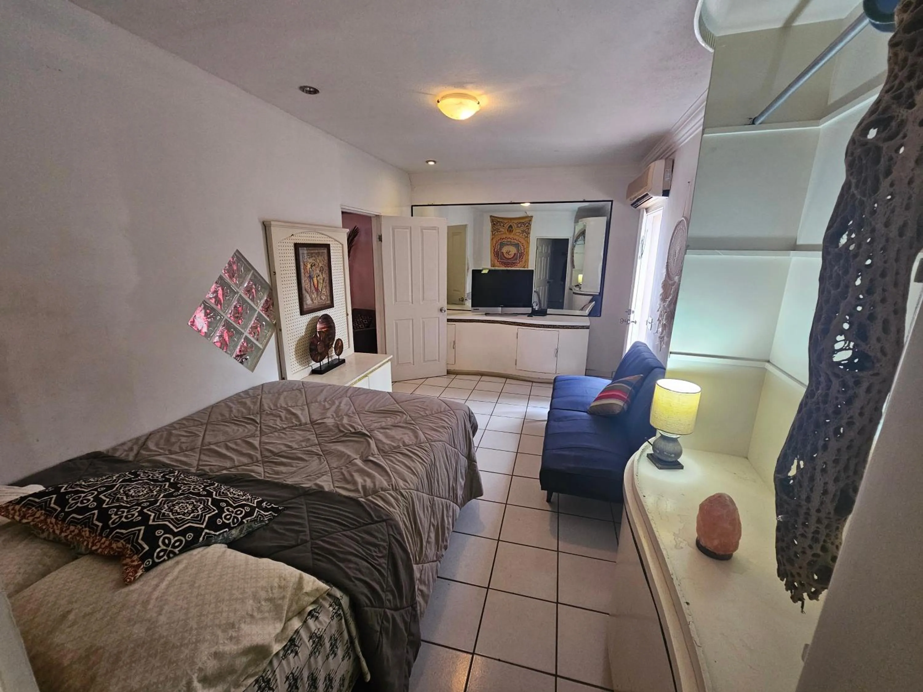 Communal lounge/ TV room, Bed in San Felipe Place to stay B&B