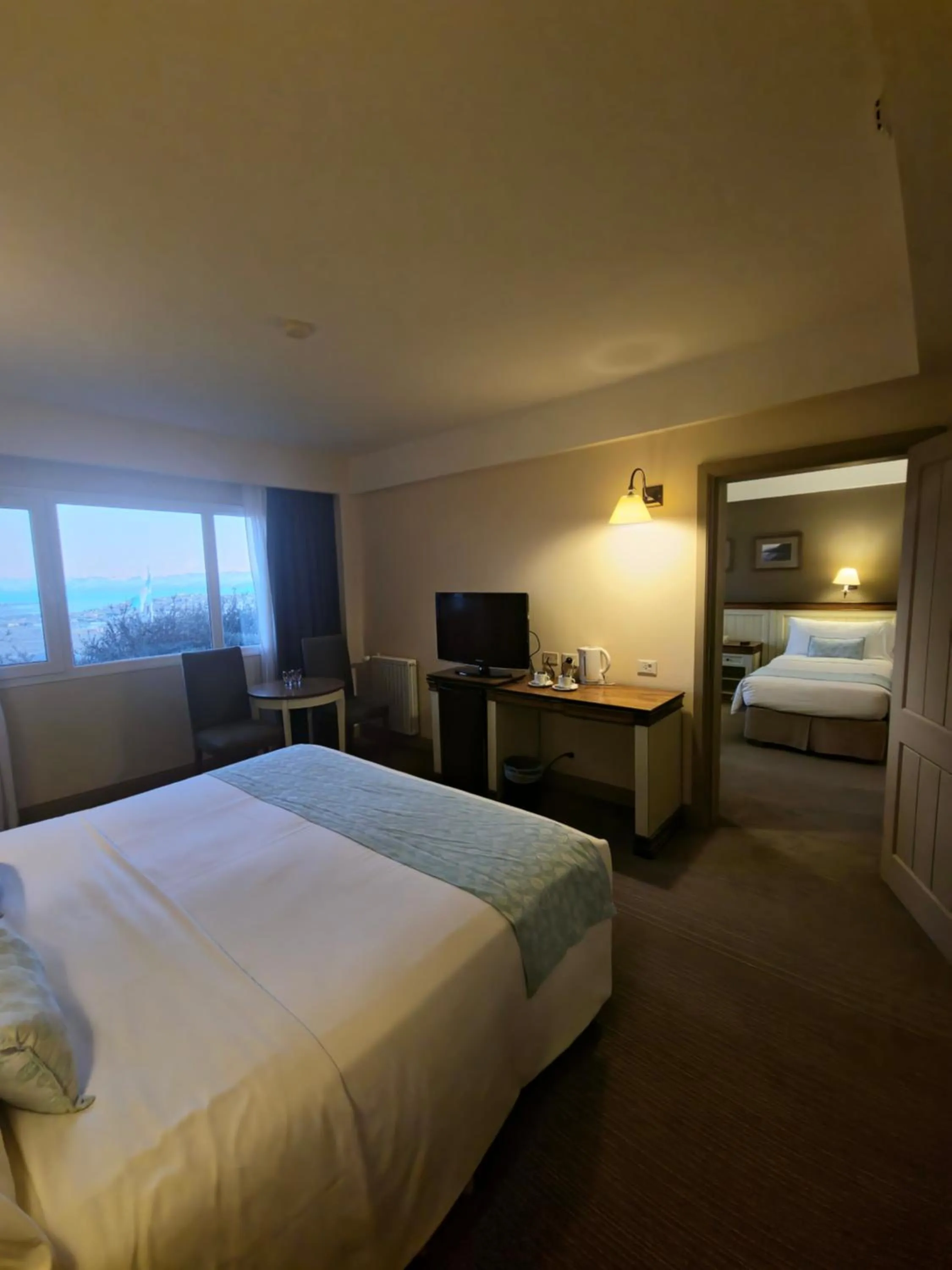 Photo of the whole room, Bed in Alto Calafate Hotel