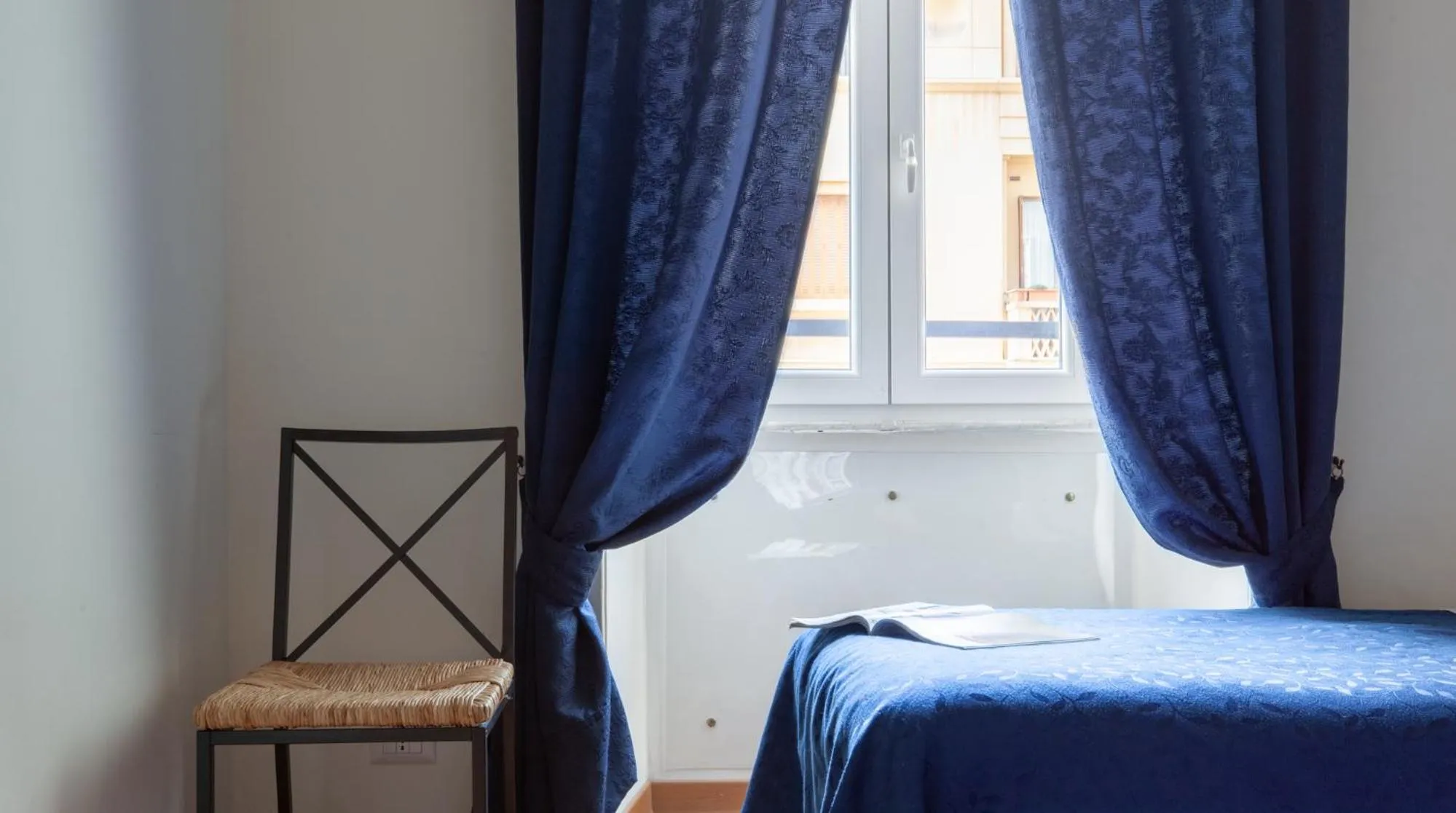 Bed in Otium Maecenatis Apartments