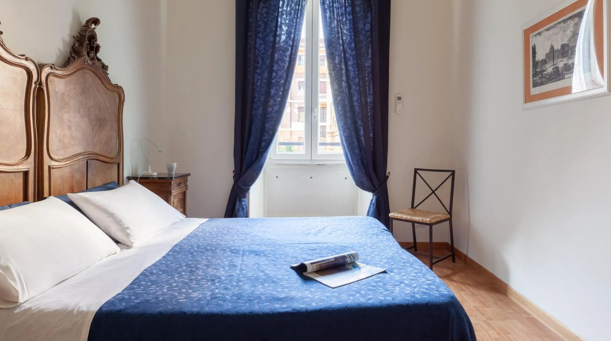 Bed in Otium Maecenatis Apartments