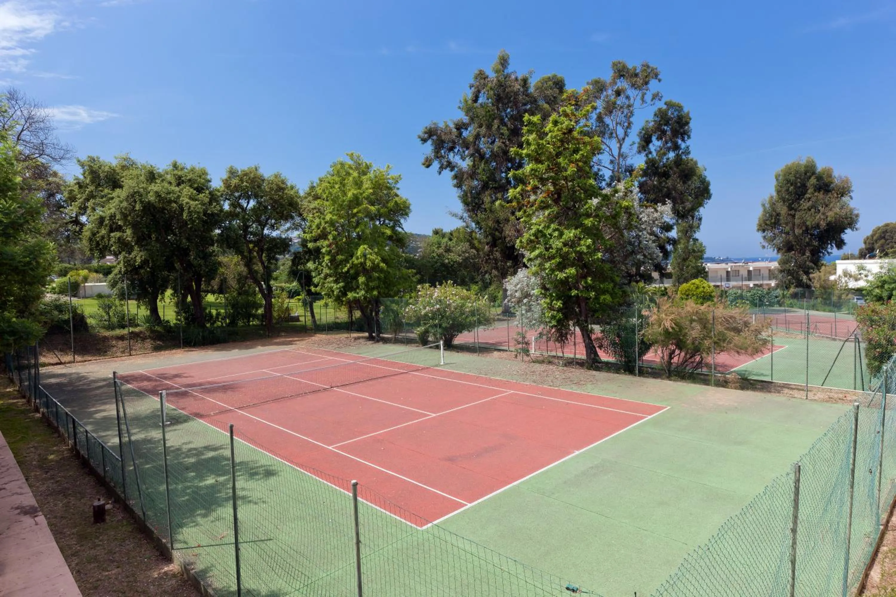 Tennis court in Residence Club Marina Viva