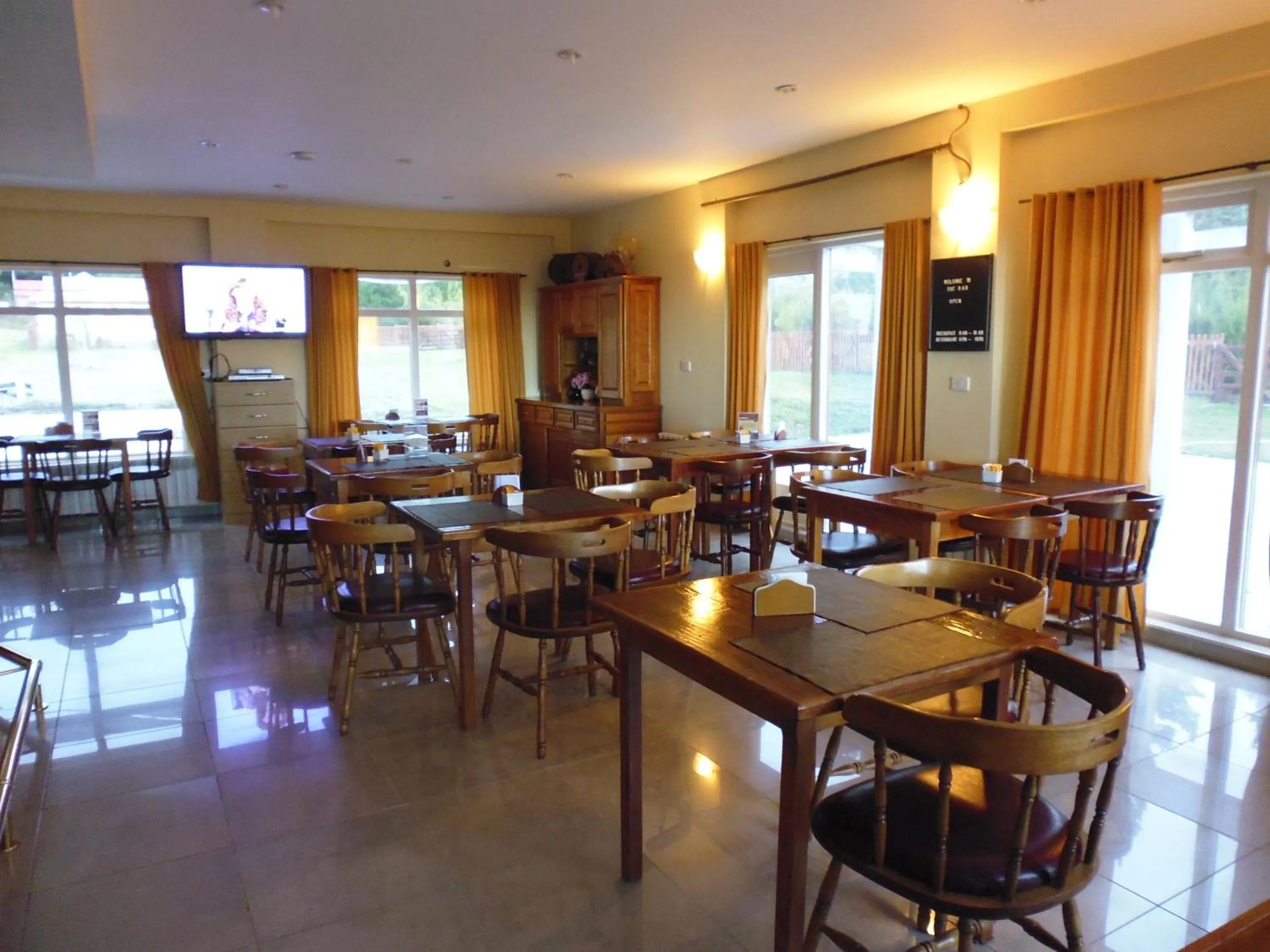 Restaurant/places to eat in Estancia La Quinta