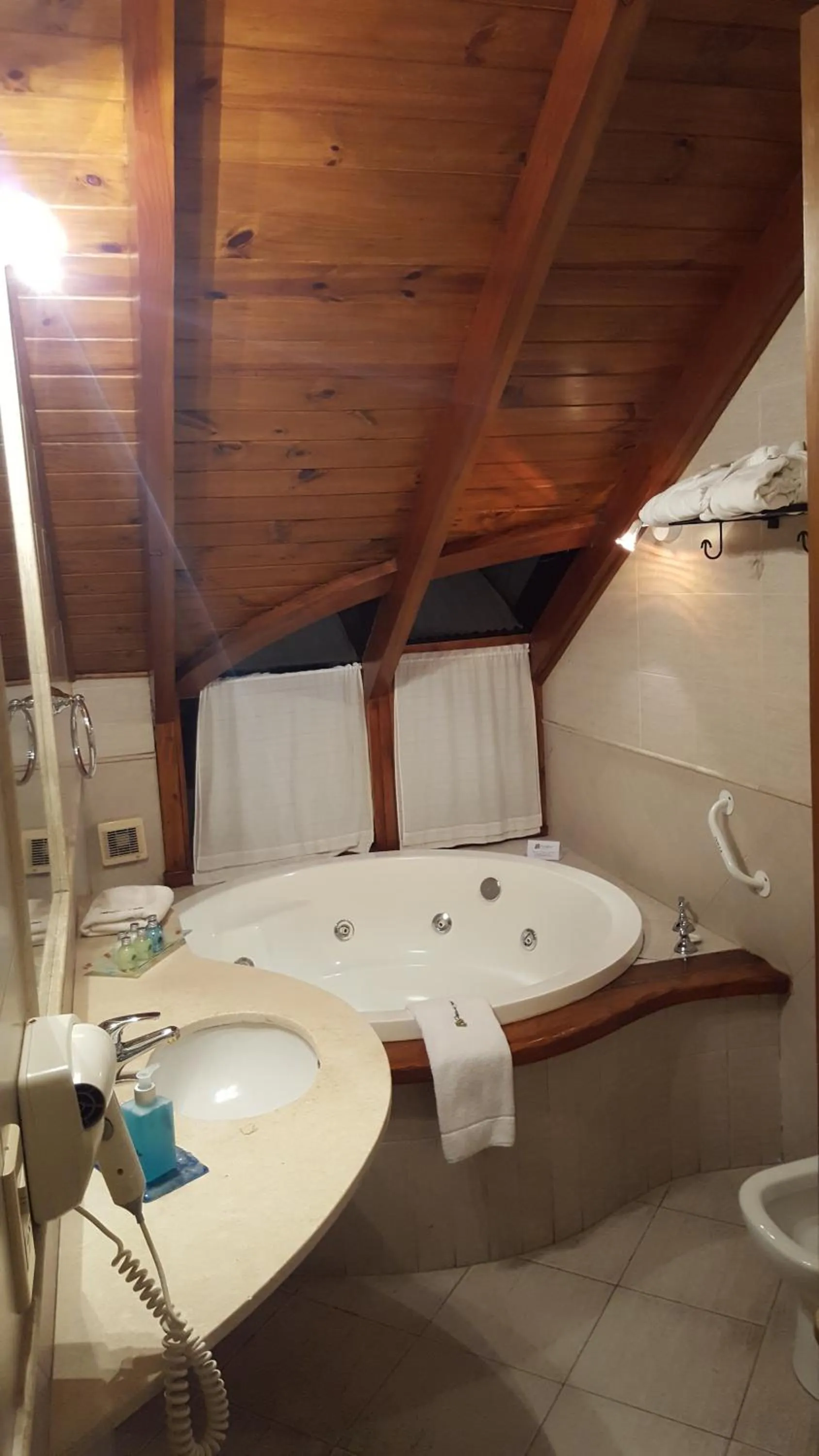 Hot Tub in Casa Del Bosque Aparts